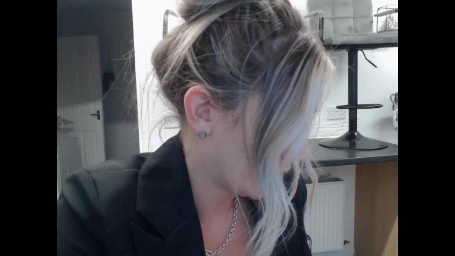 Gallery image thumbnail from LovelyLucy25's myfreecams stream on, 11/12/2024, 16:13 image 6 of 20
