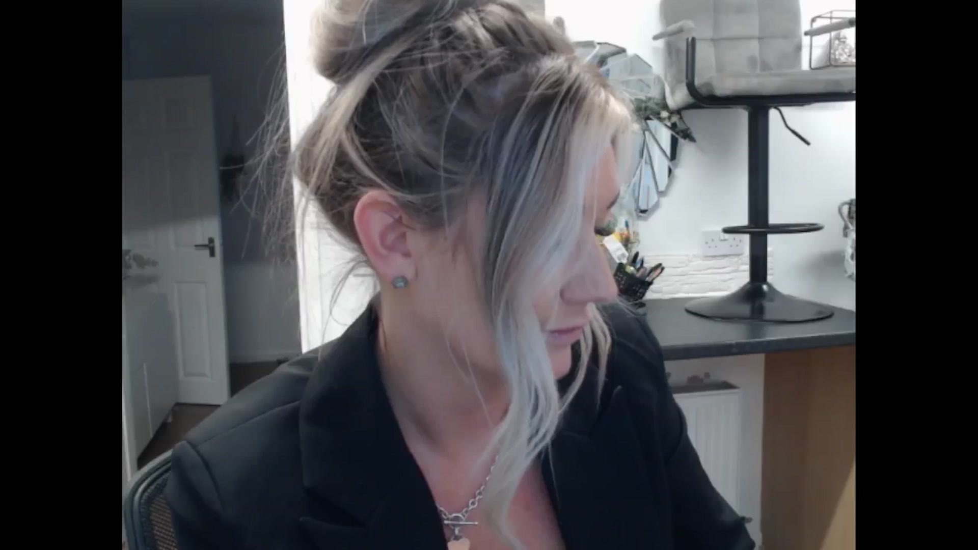 Gallery image thumbnail from LovelyLucy25's myfreecams stream on, 11/12/2024, 16:13 image 7 of 20