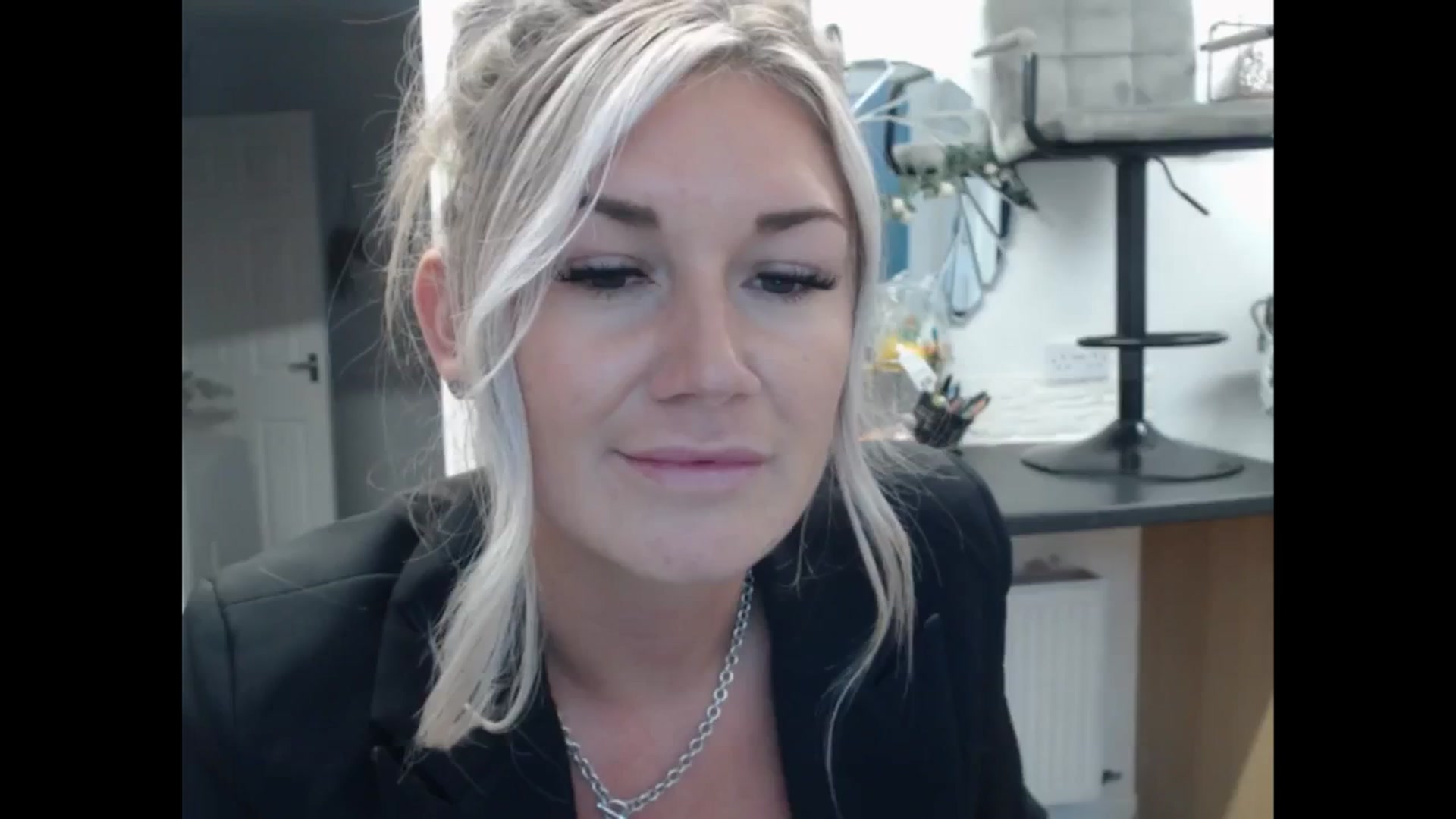 Gallery image thumbnail from LovelyLucy25's myfreecams stream on, 11/12/2024, 16:13 image 10 of 20
