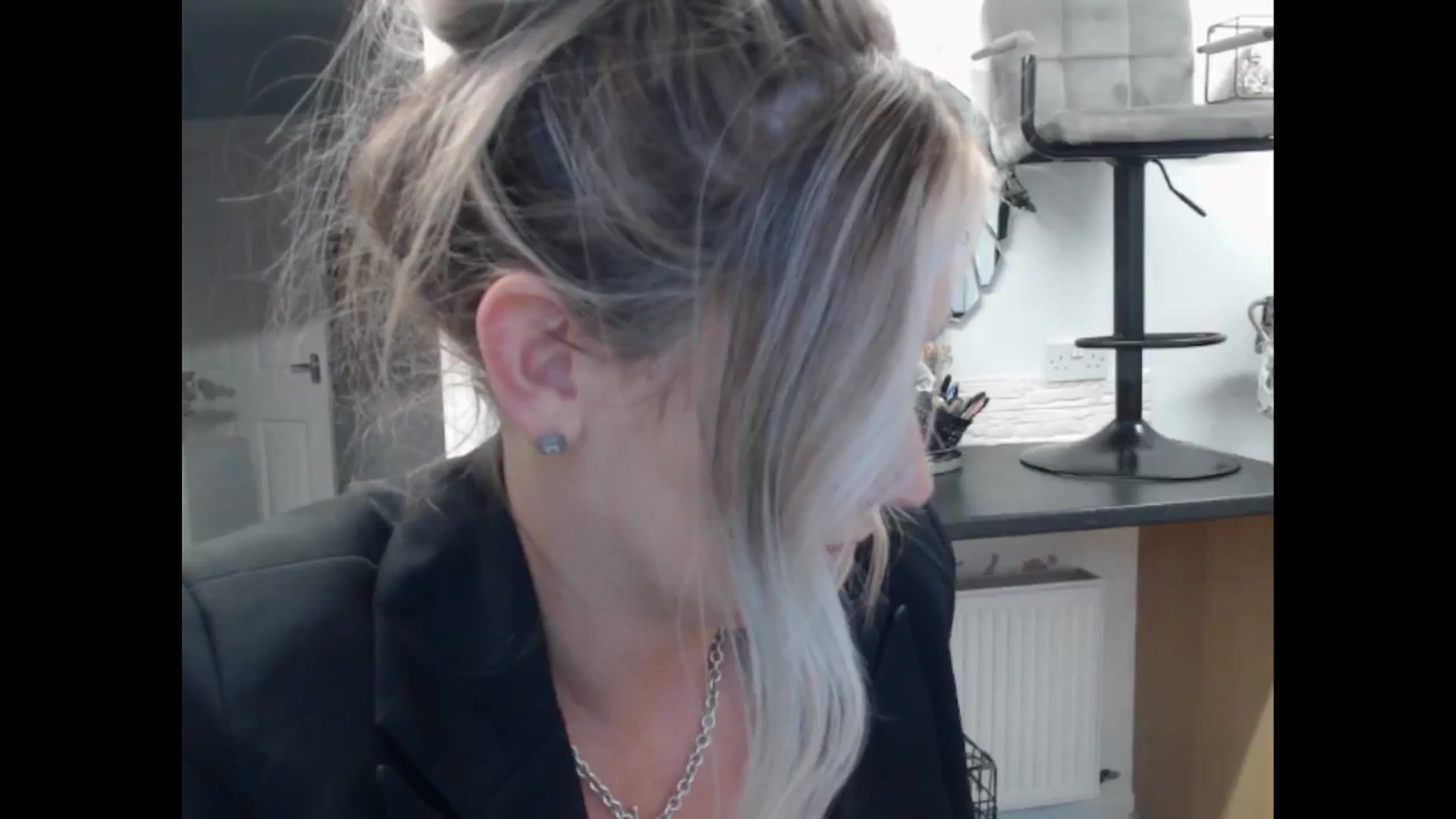 Gallery image thumbnail from LovelyLucy25's myfreecams stream on, 11/12/2024, 16:13 image 12 of 20
