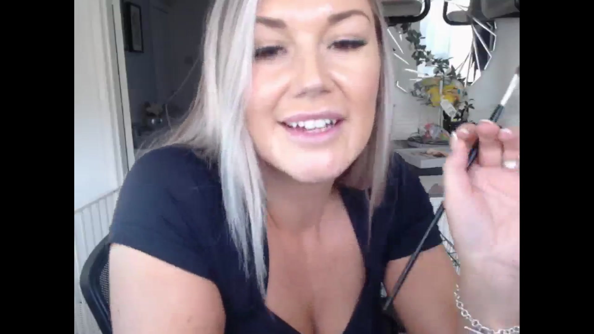 Gallery image thumbnail from LovelyLucy25's myfreecams stream on, 11/14/2024, 11:03 image 12 of 20