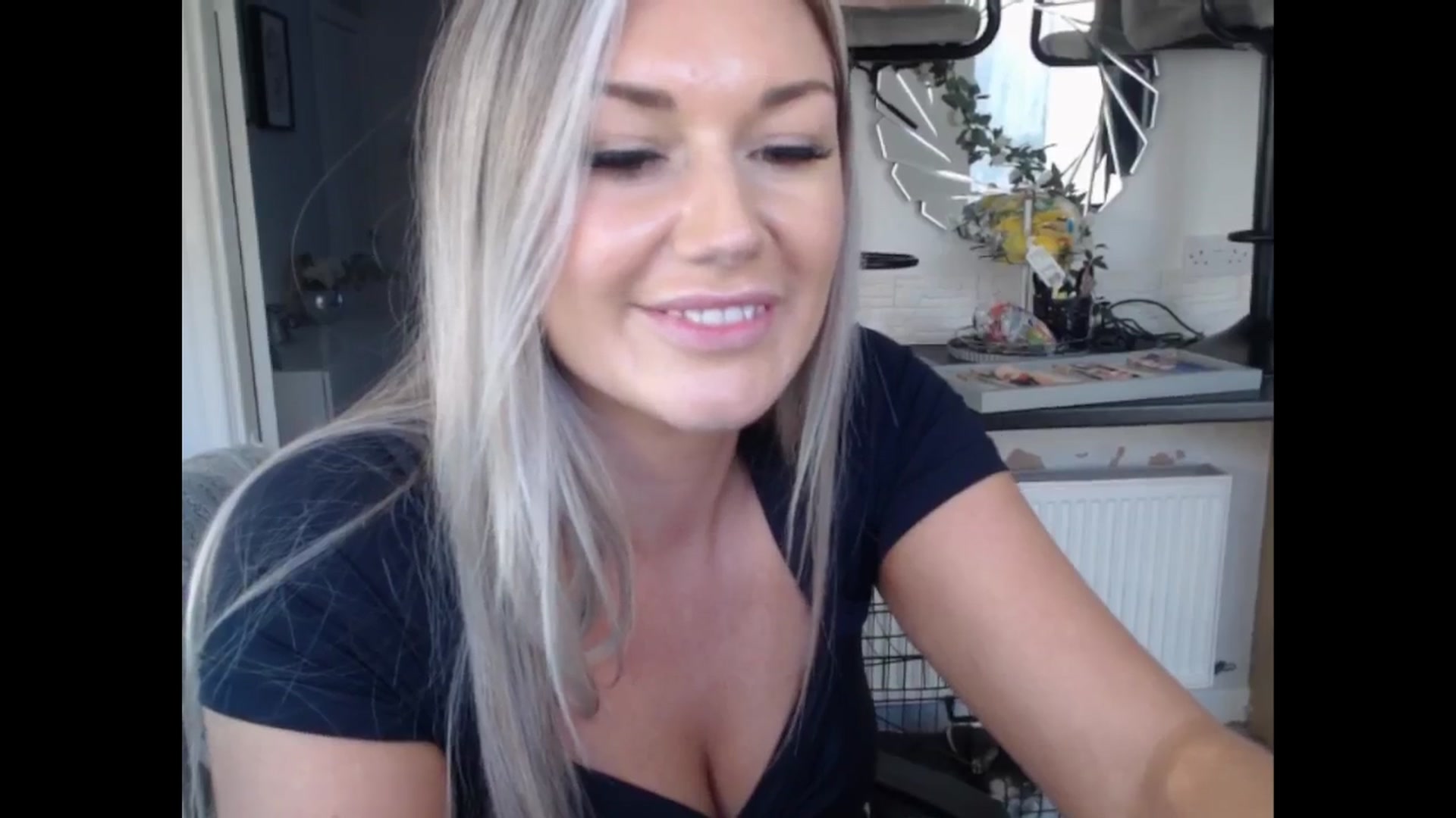 Gallery image thumbnail from LovelyLucy25's myfreecams stream on, 11/14/2024, 11:03 image 19 of 20
