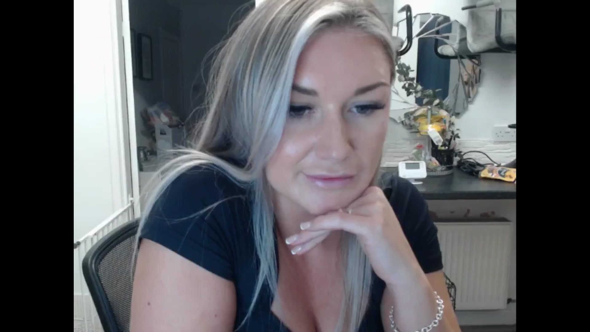 Gallery image thumbnail from LovelyLucy25's myfreecams stream on, 11/14/2024, 16:27 image 17 of 20