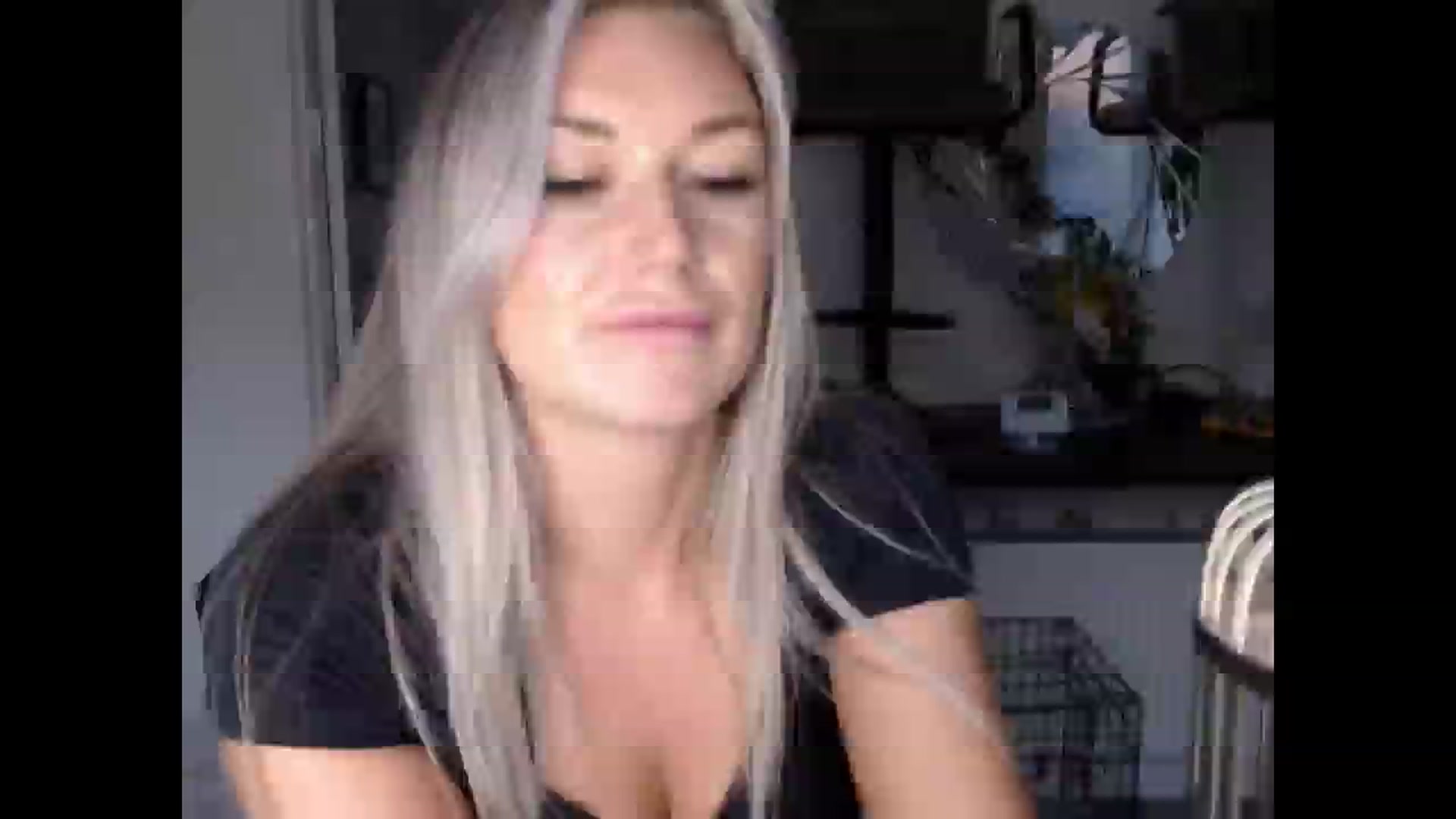 Gallery image thumbnail from LovelyLucy25's myfreecams stream on, 11/14/2024, 16:27 image 8 of 20