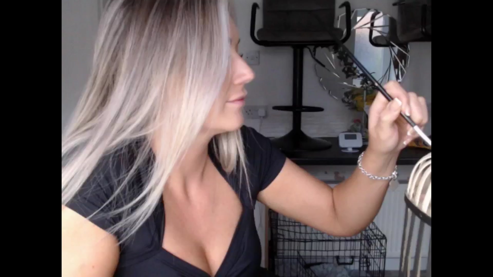 Gallery image thumbnail from LovelyLucy25's myfreecams stream on, 11/14/2024, 16:27 image 1 of 20