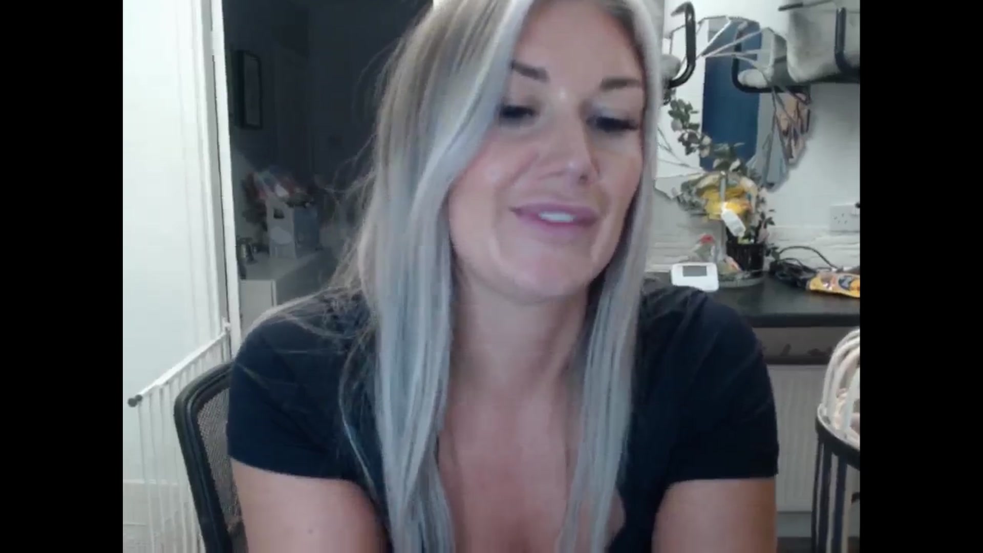 Gallery image thumbnail from LovelyLucy25's myfreecams stream on, 11/14/2024, 16:27 image 11 of 20