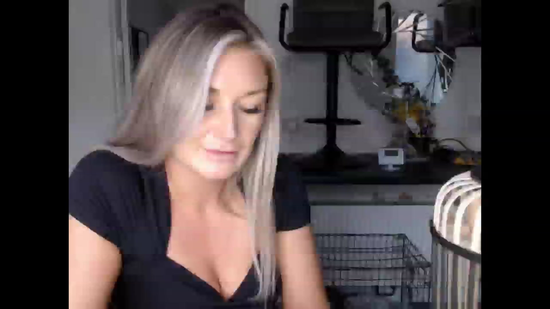 Gallery image thumbnail from LovelyLucy25's myfreecams stream on, 11/14/2024, 16:27 image 4 of 20