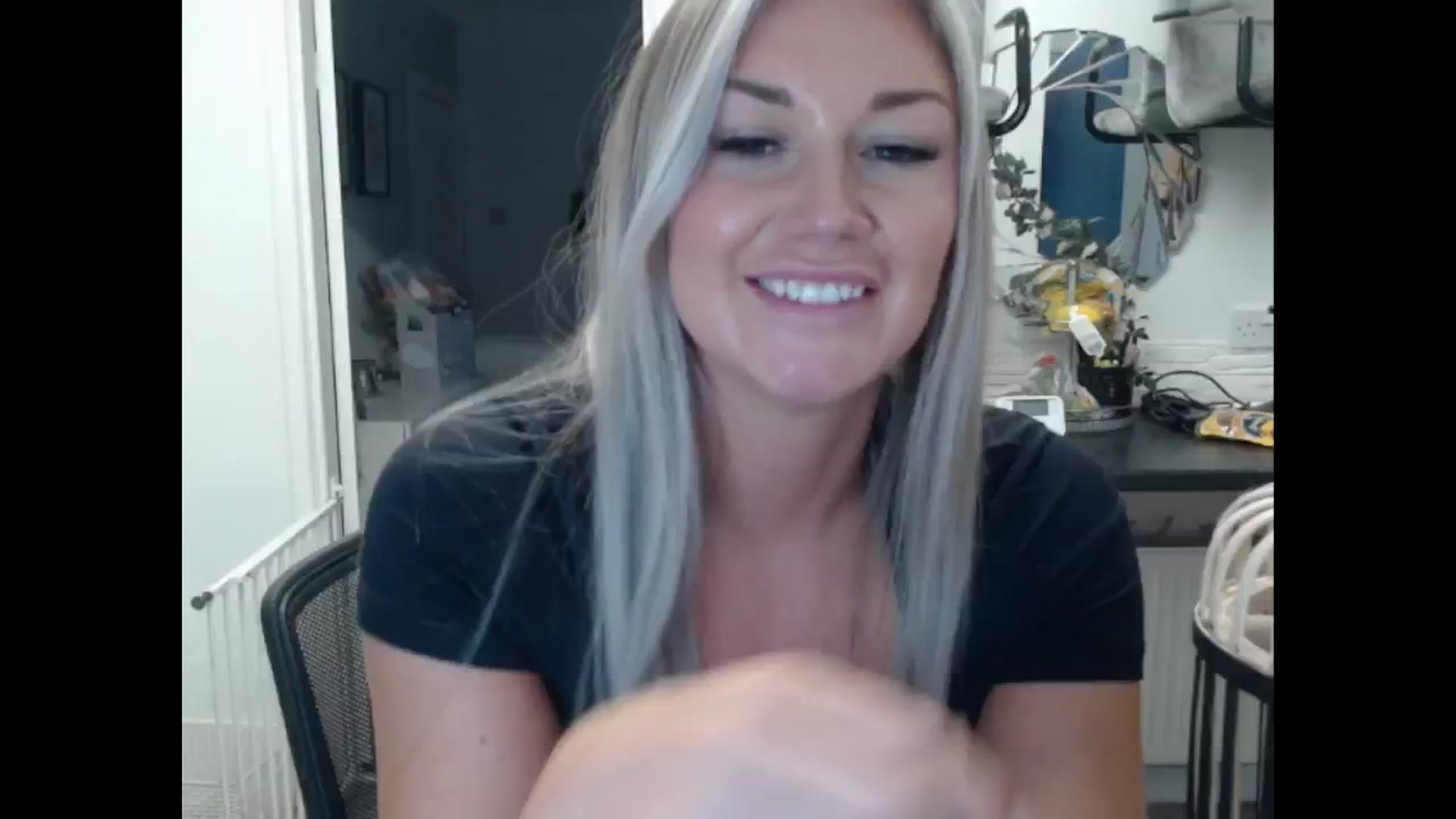 Gallery image thumbnail from LovelyLucy25's myfreecams stream on, 11/14/2024, 16:27 image 10 of 20