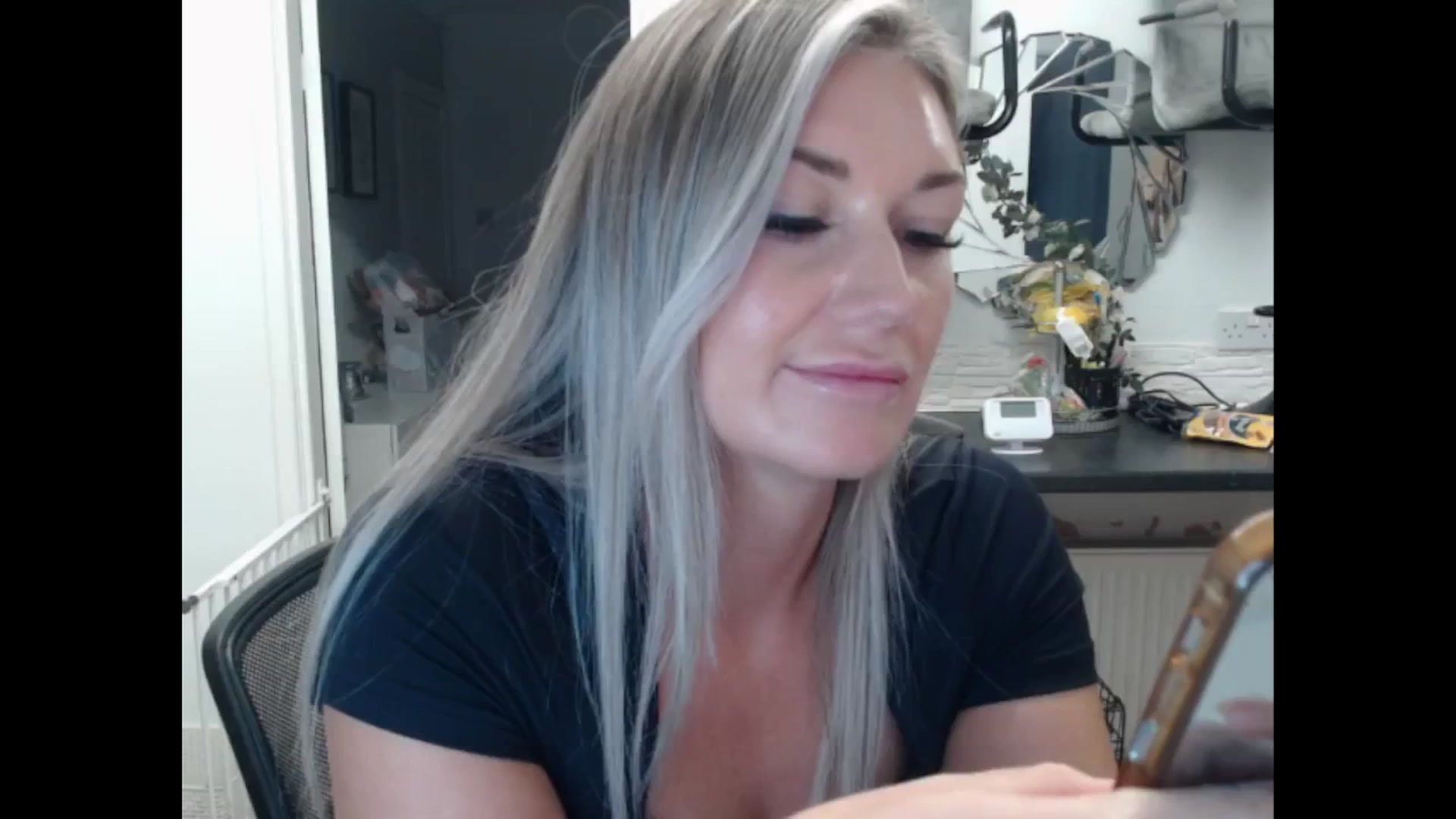 Gallery image thumbnail from LovelyLucy25's myfreecams stream on, 11/14/2024, 16:27 image 18 of 20