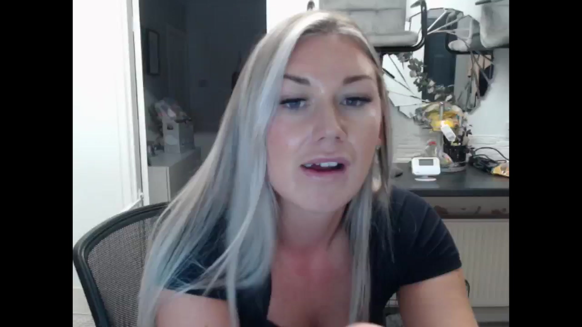 Gallery image thumbnail from LovelyLucy25's myfreecams stream on, 11/14/2024, 17:45 image 13 of 20