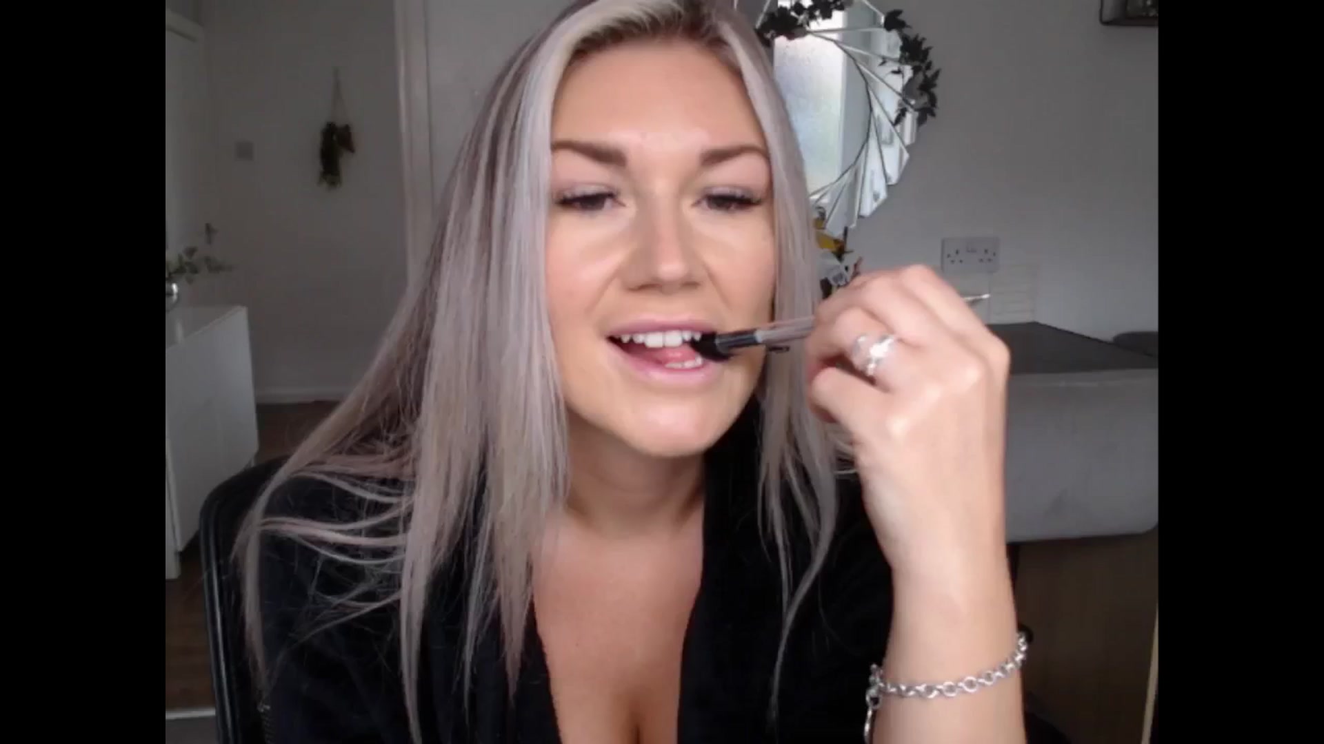 Gallery image thumbnail from LovelyLucy25's myfreecams stream on, 11/16/2024, 10:55 image 1 of 20
