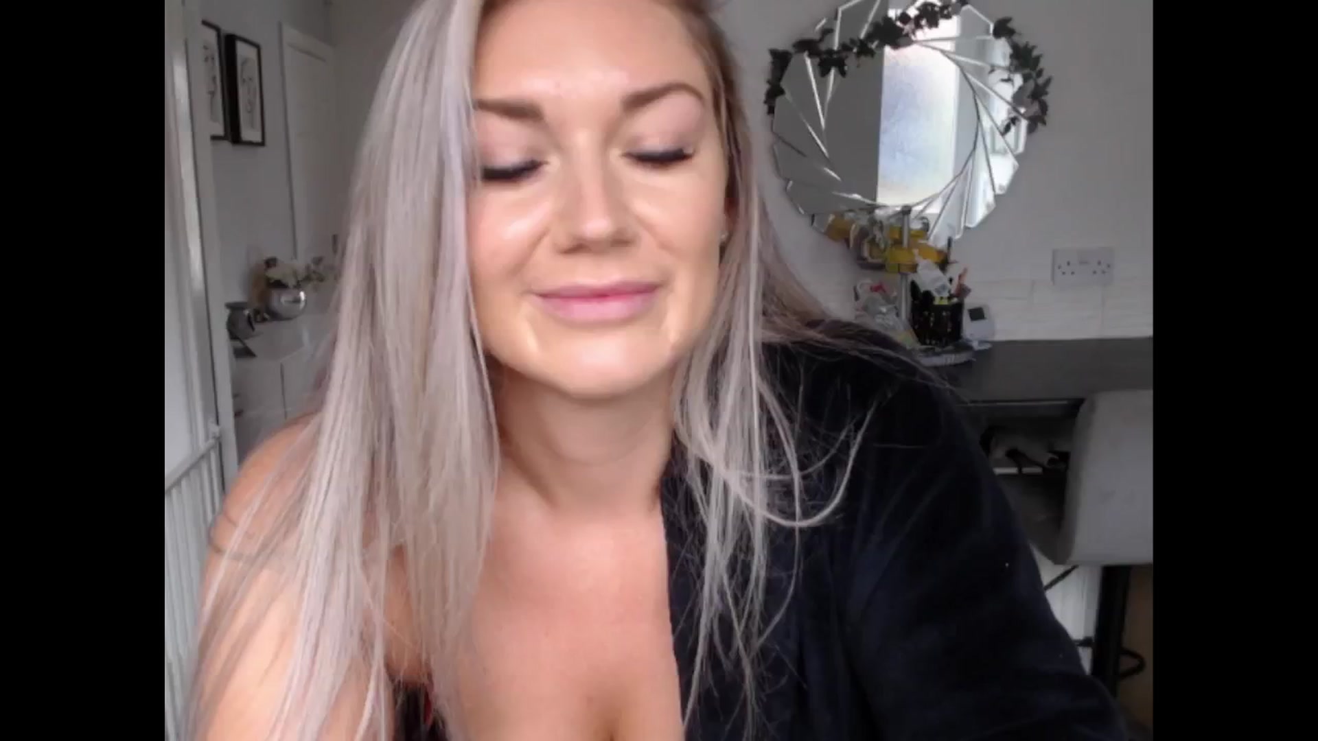 Gallery image thumbnail from LovelyLucy25's myfreecams stream on, 11/16/2024, 10:55 image 18 of 20