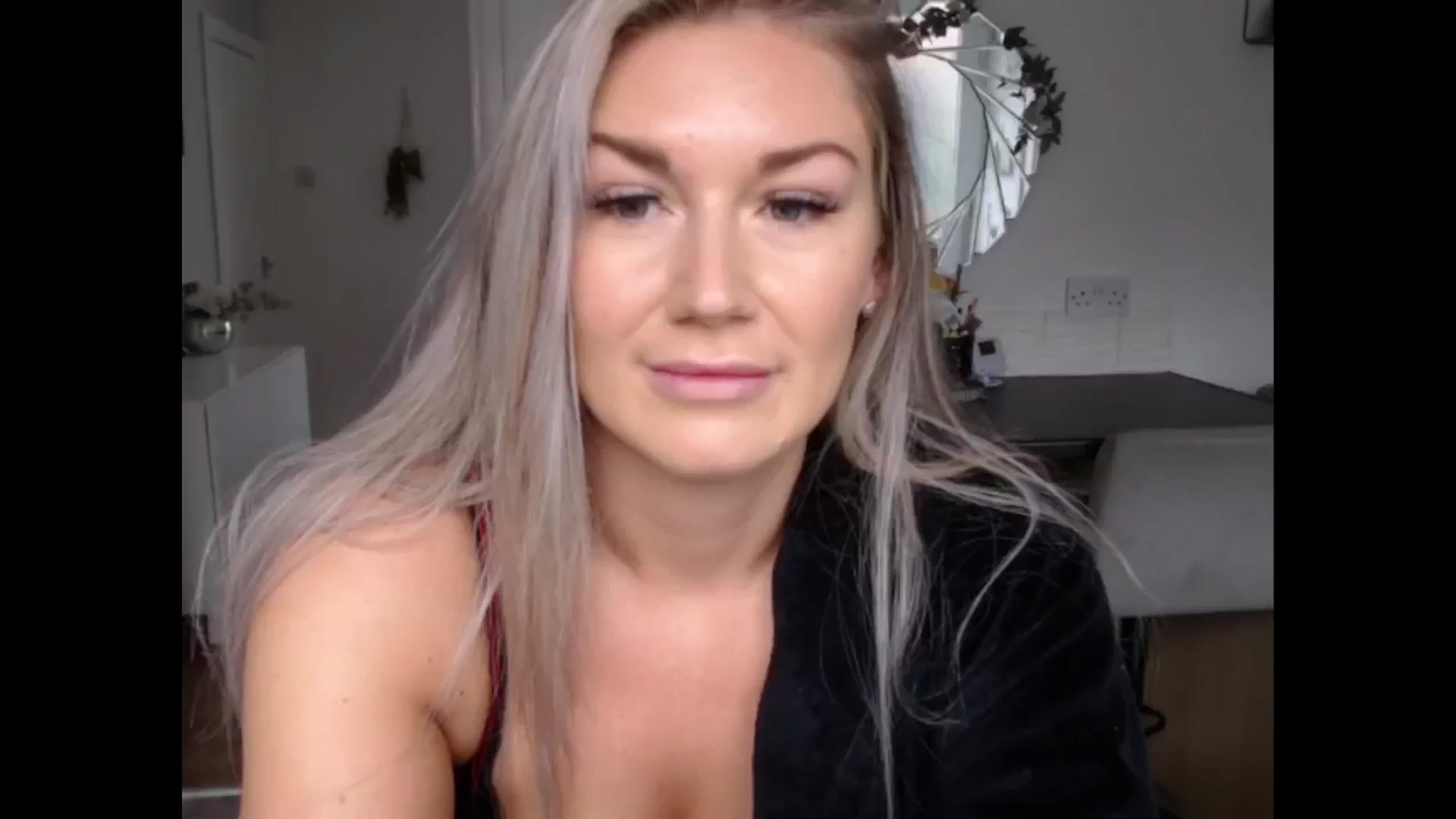 Gallery image thumbnail from LovelyLucy25's myfreecams stream on, 11/16/2024, 10:55 image 15 of 20