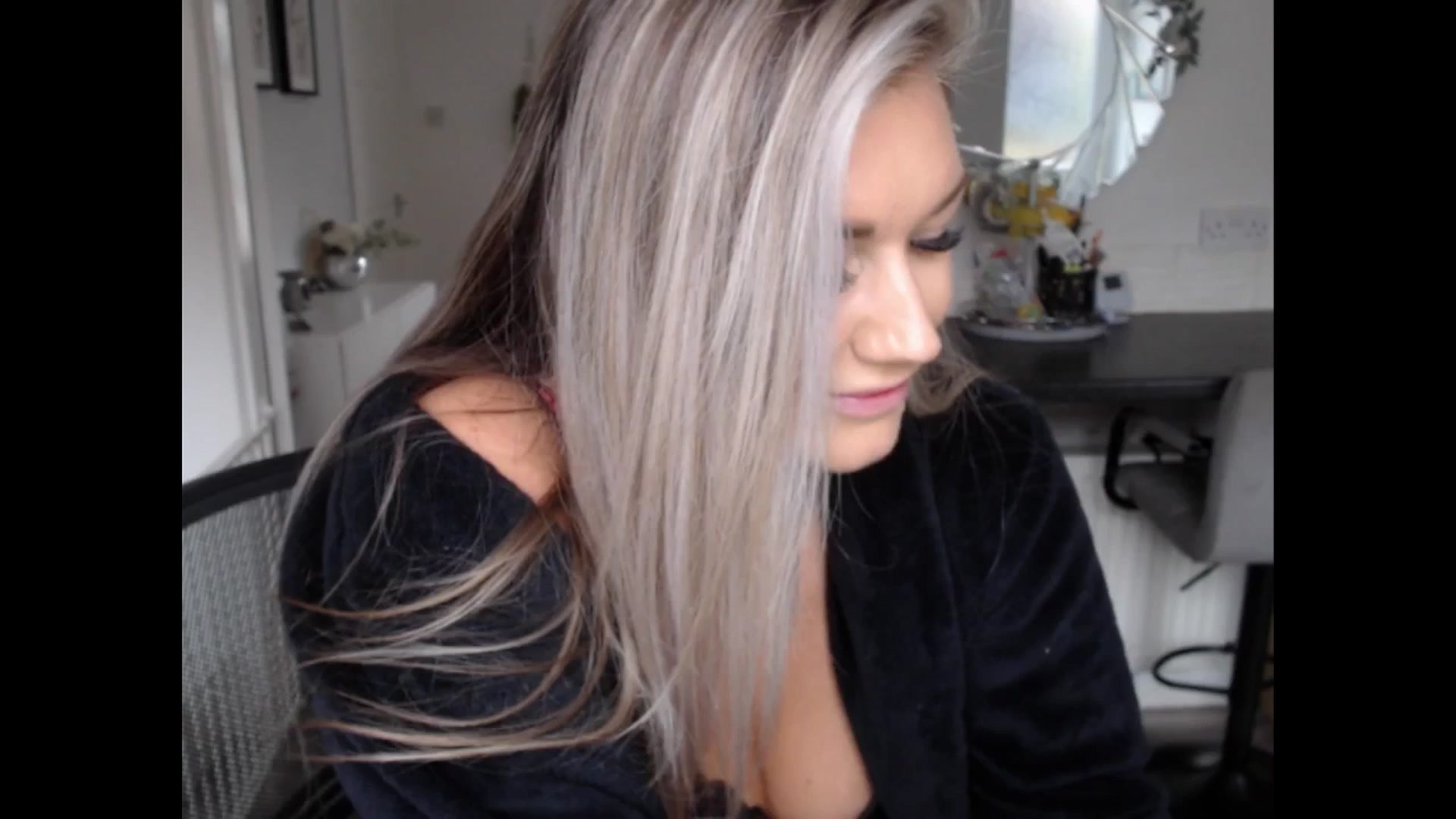 Gallery image thumbnail from LovelyLucy25's myfreecams stream on, 11/16/2024, 12:15 image 8 of 20