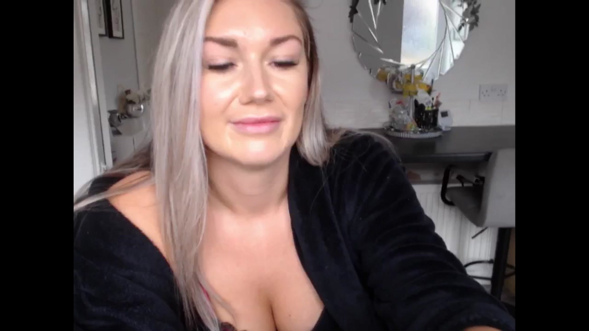 Gallery image thumbnail from LovelyLucy25's myfreecams stream on, 11/16/2024, 12:15 image 4 of 20