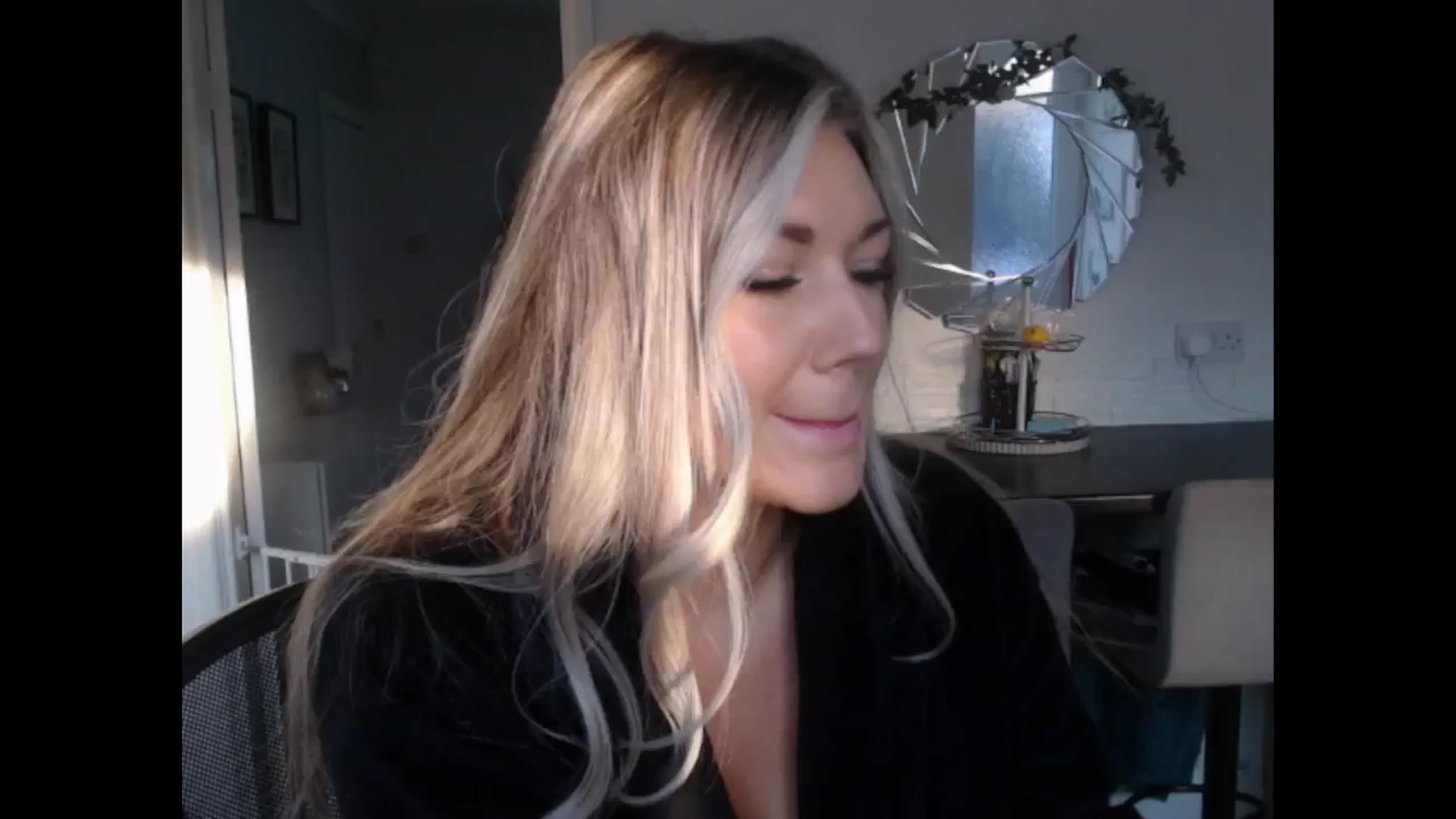 Gallery image thumbnail from LovelyLucy25's myfreecams stream on, 11/21/2024, 10:08 image 1 of 20