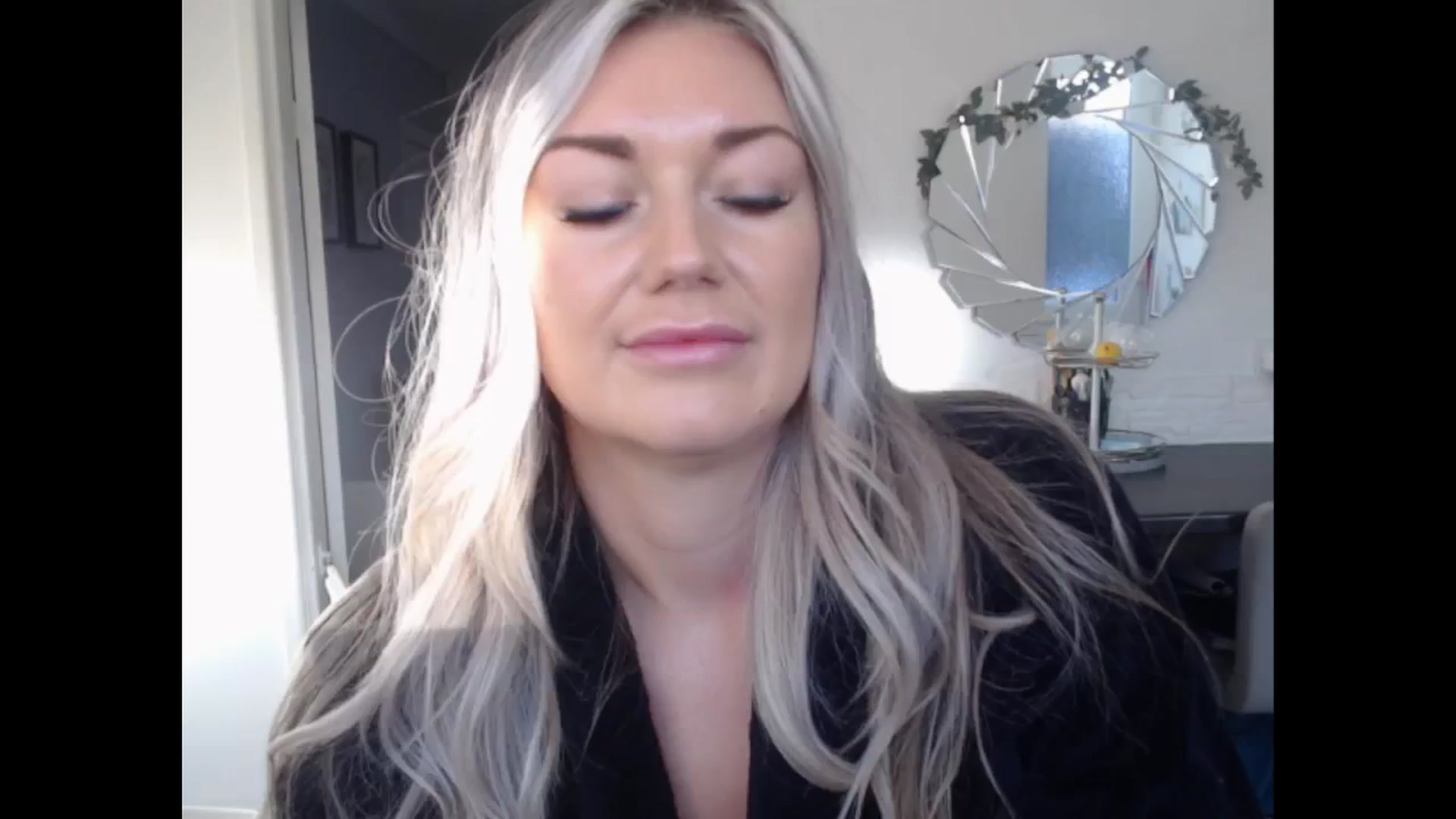 Gallery image thumbnail from LovelyLucy25's myfreecams stream on, 11/21/2024, 10:08 image 15 of 20