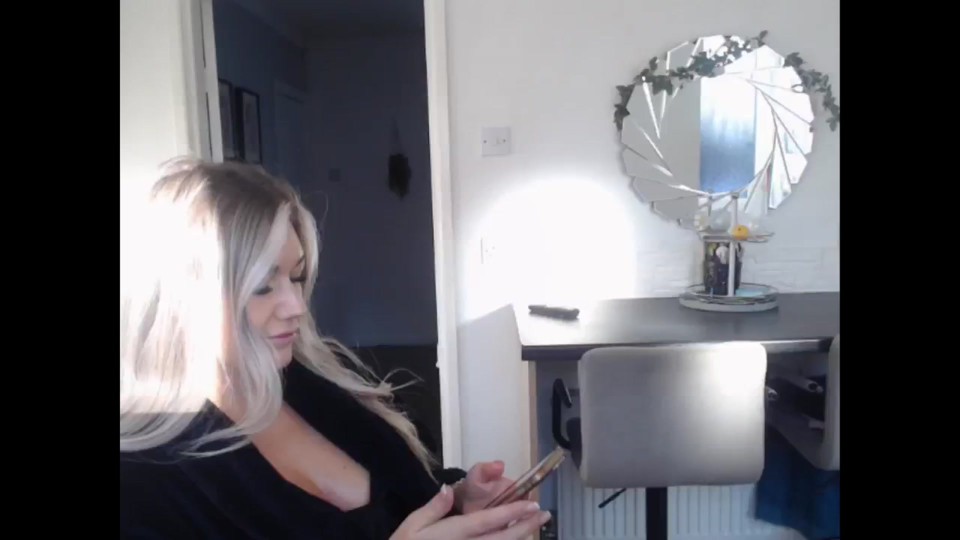Gallery image thumbnail from LovelyLucy25's myfreecams stream on, 11/21/2024, 10:08 image 18 of 20