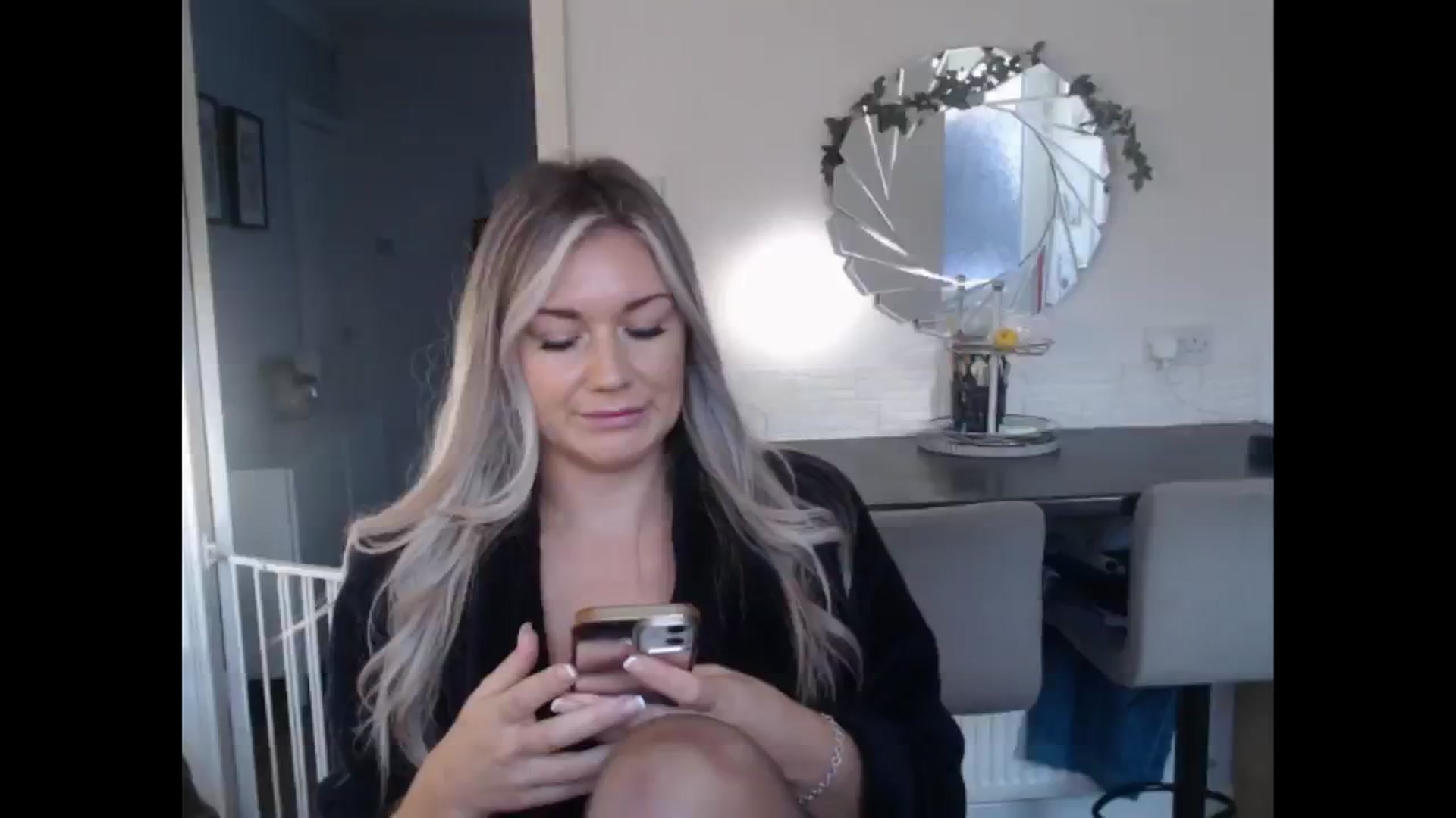 Gallery image thumbnail from LovelyLucy25's myfreecams stream on, 11/21/2024, 10:08 image 9 of 20