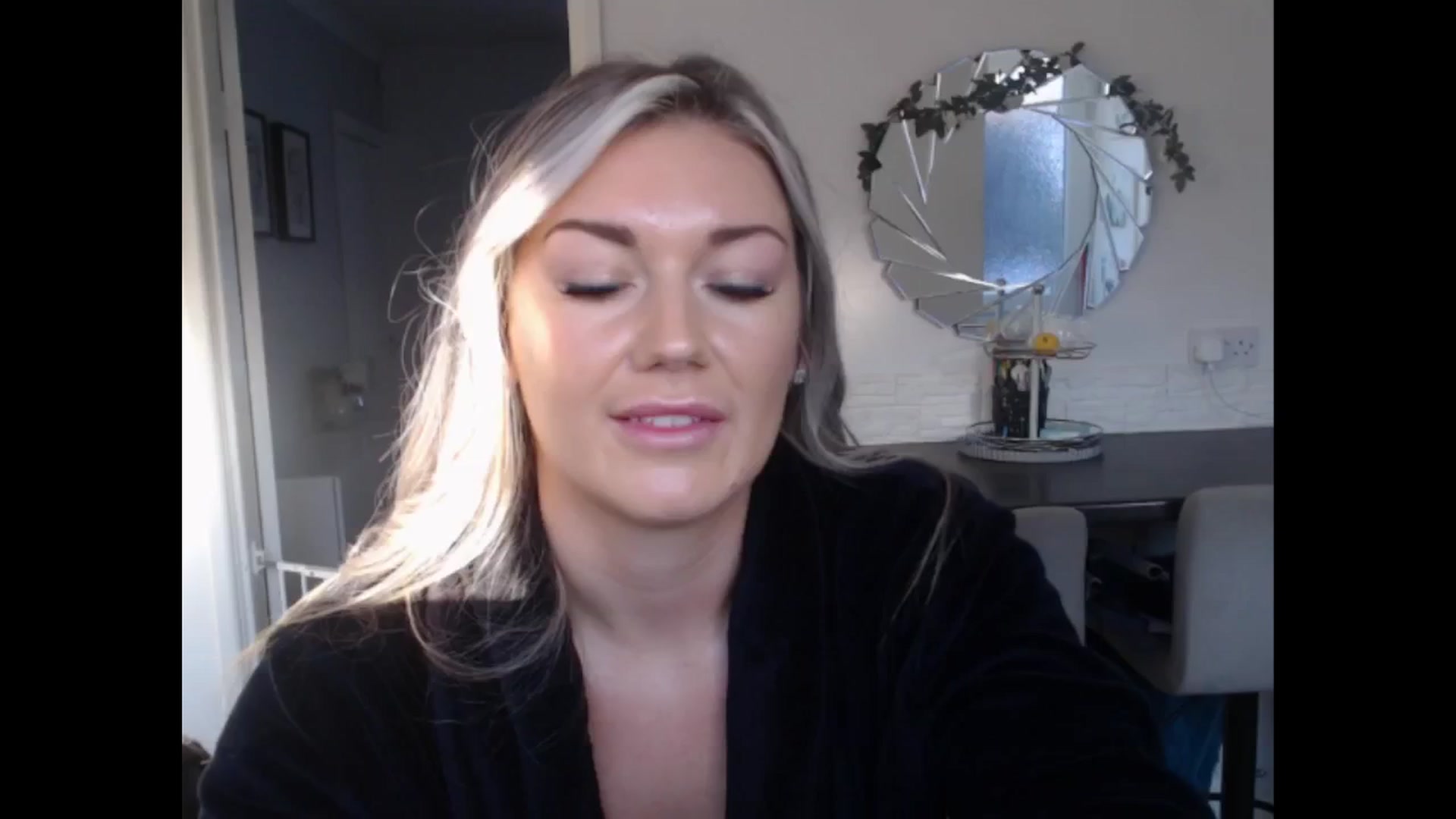 Gallery image thumbnail from LovelyLucy25's myfreecams stream on, 11/21/2024, 10:08 image 10 of 20