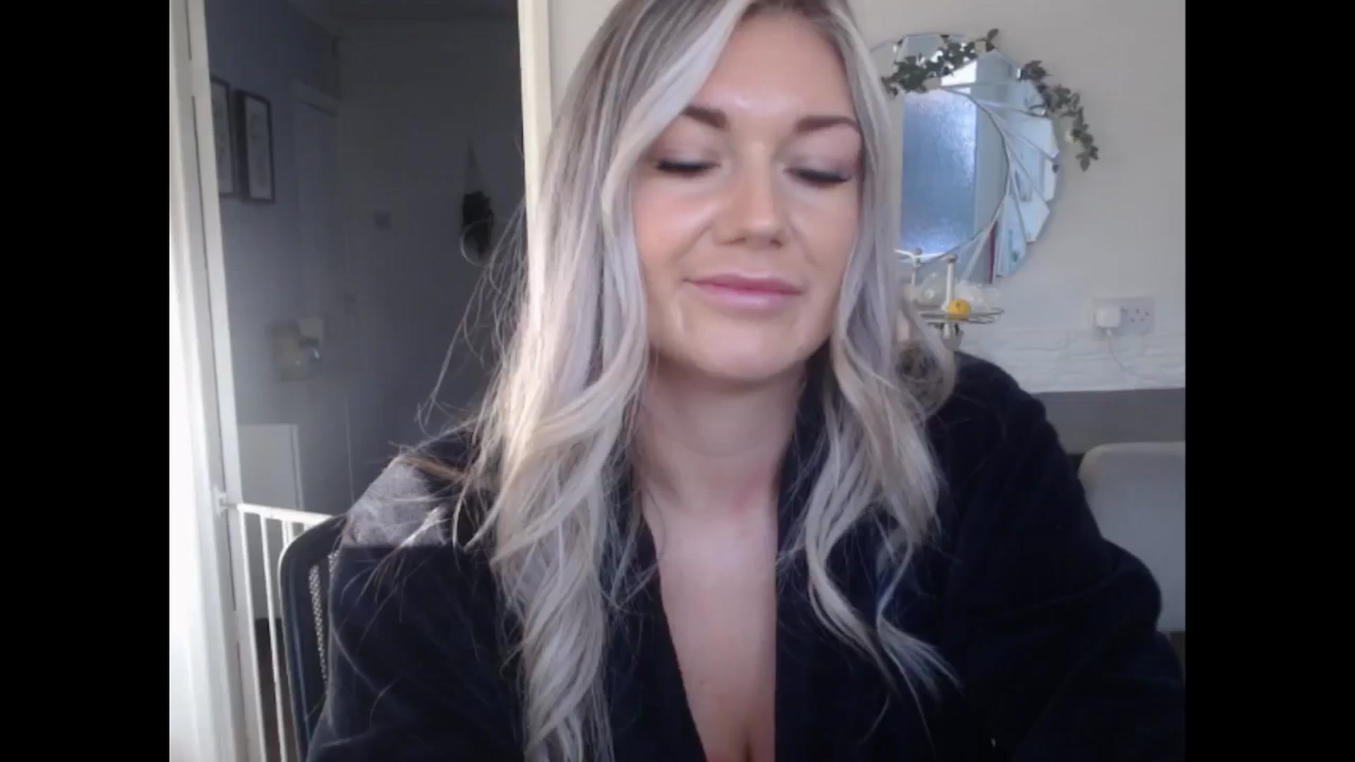 Gallery image thumbnail from LovelyLucy25's myfreecams stream on, 11/21/2024, 10:08 image 12 of 20