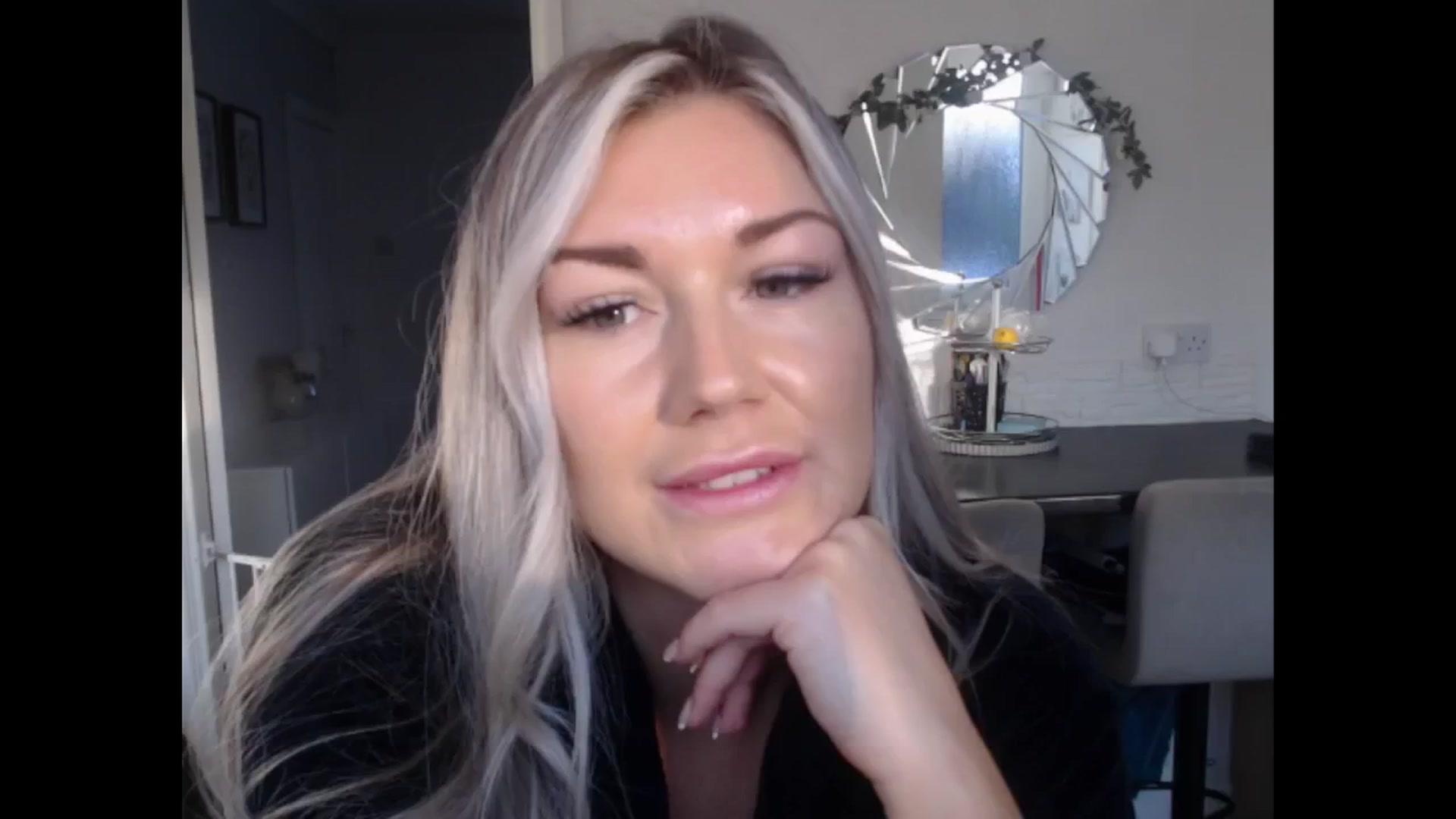 Gallery image thumbnail from LovelyLucy25's myfreecams stream on, 11/21/2024, 10:08 image 5 of 20