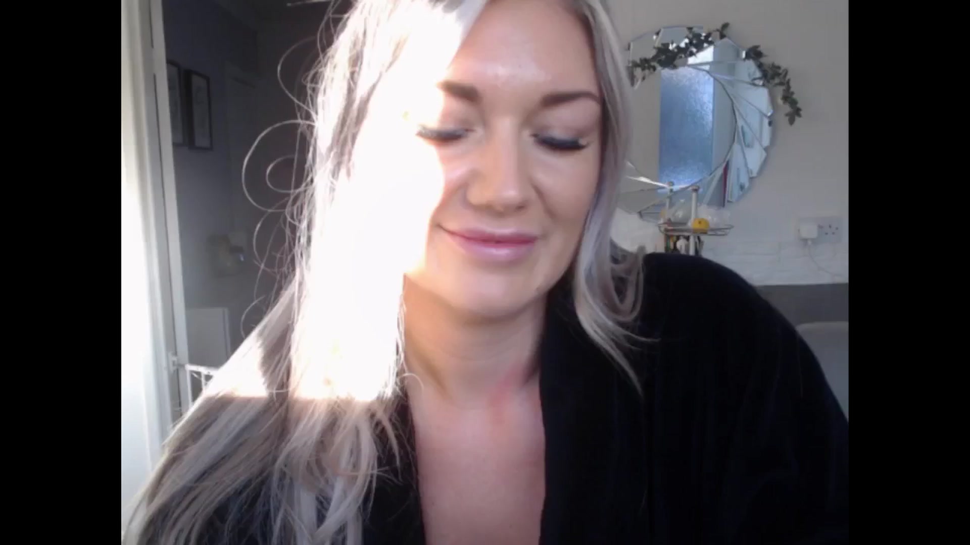 Gallery image thumbnail from LovelyLucy25's myfreecams stream on, 11/21/2024, 10:08 image 11 of 20