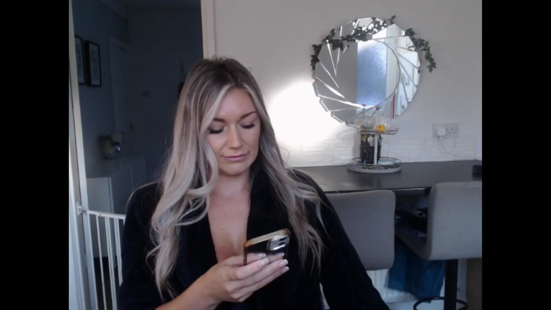 Gallery image thumbnail from LovelyLucy25's myfreecams stream on, 11/21/2024, 10:08 image 8 of 20
