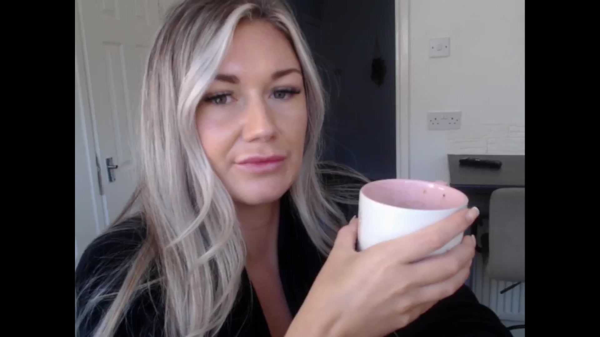 Gallery image thumbnail from LovelyLucy25's myfreecams stream on, 11/21/2024, 11:58 image 18 of 20