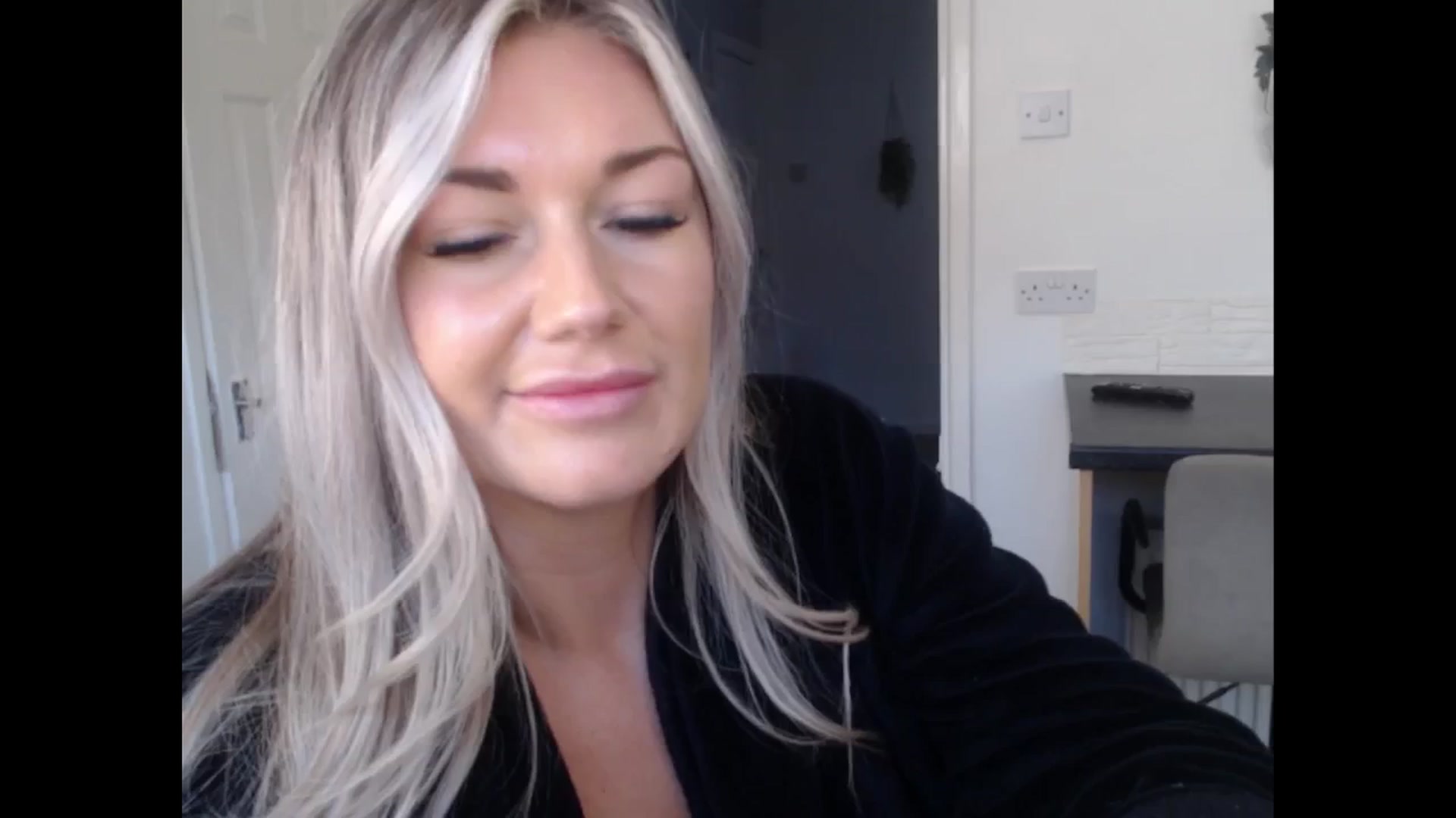 Gallery image thumbnail from LovelyLucy25's myfreecams stream on, 11/21/2024, 11:58 image 16 of 20