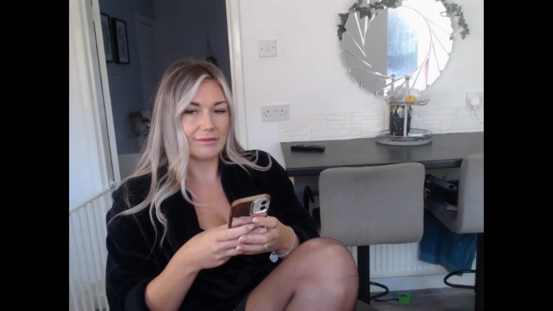 Gallery image thumbnail from LovelyLucy25's myfreecams stream on, 11/21/2024, 11:58 image 5 of 20