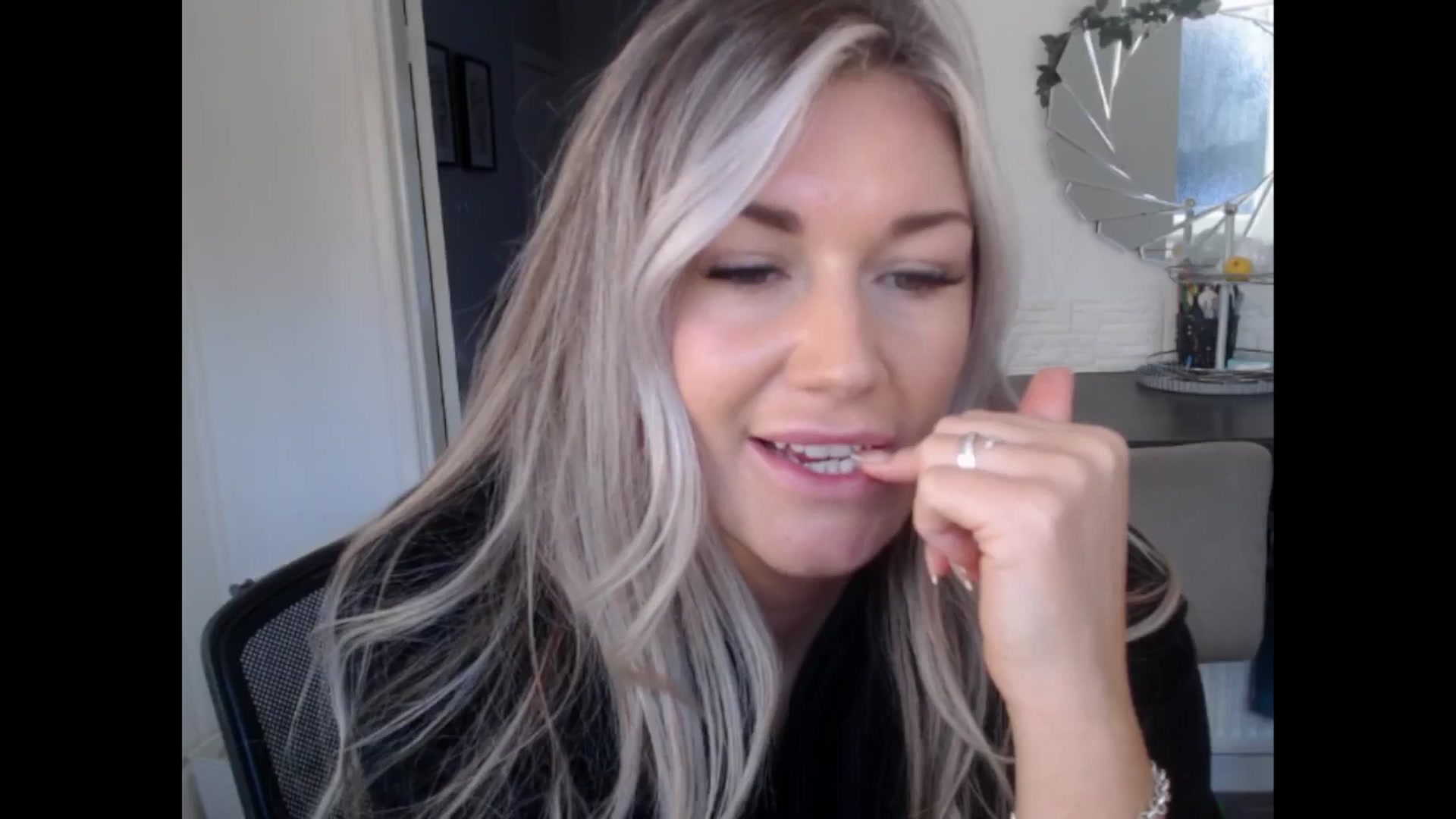 Gallery image thumbnail from LovelyLucy25's myfreecams stream on, 11/21/2024, 11:58 image 10 of 20