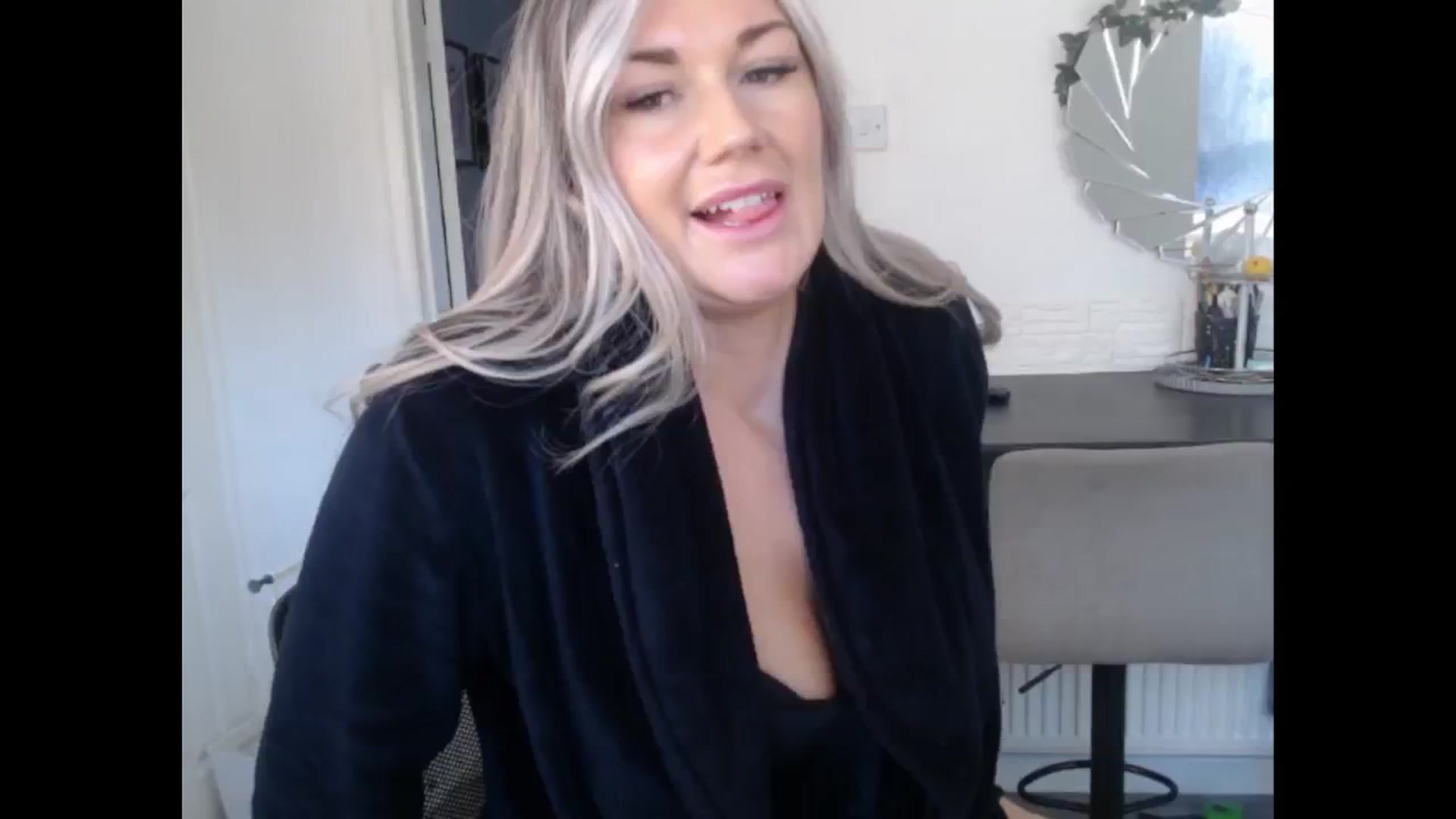 Gallery image thumbnail from LovelyLucy25's myfreecams stream on, 11/21/2024, 11:58 image 12 of 20