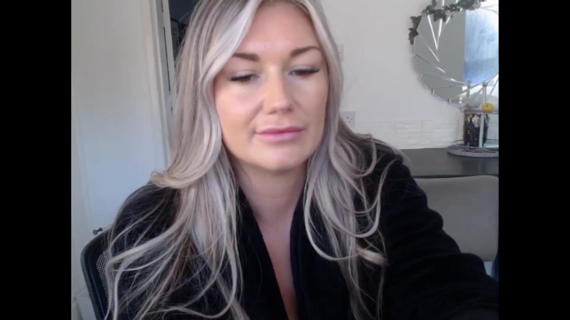Gallery image thumbnail from LovelyLucy25's myfreecams stream on, 11/21/2024, 11:58 image 11 of 20