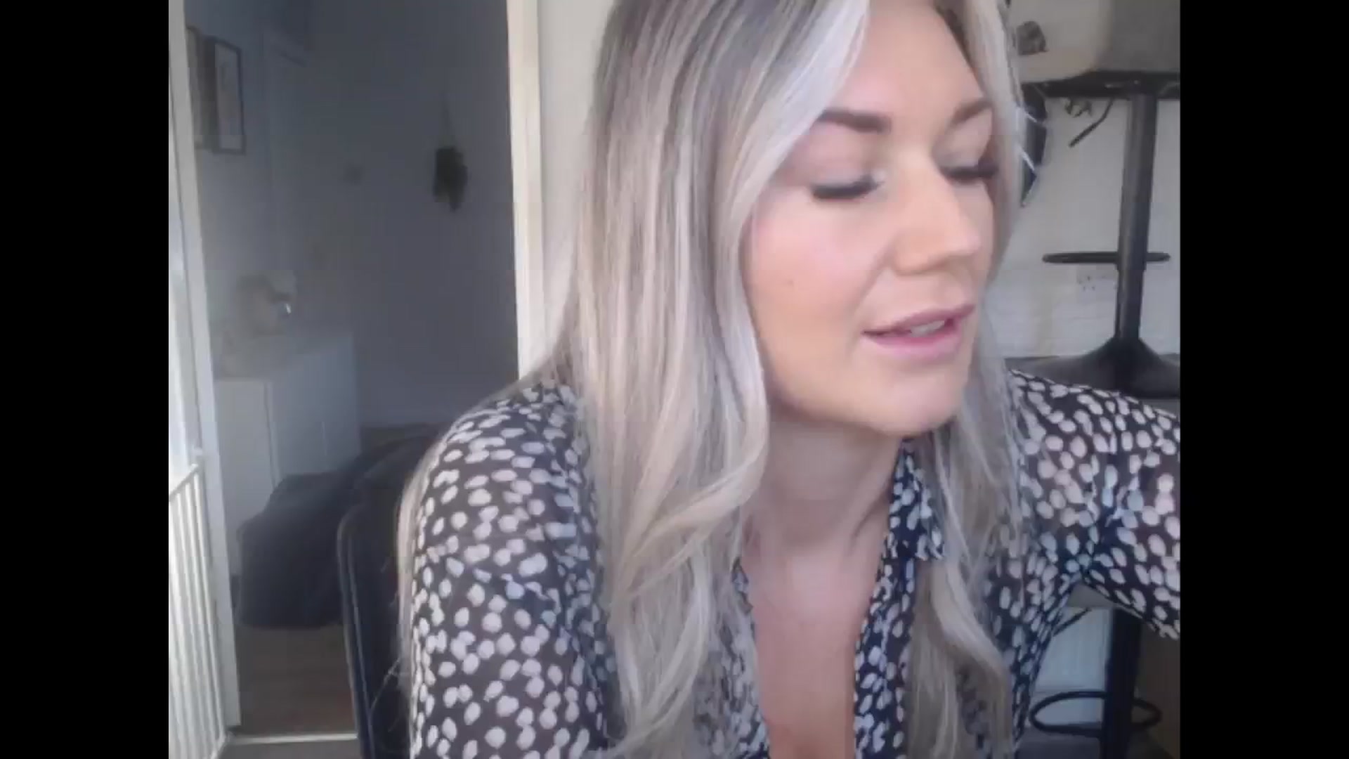 Gallery image thumbnail from LovelyLucy25's myfreecams stream on, 11/22/2024, 10:33 image 7 of 20