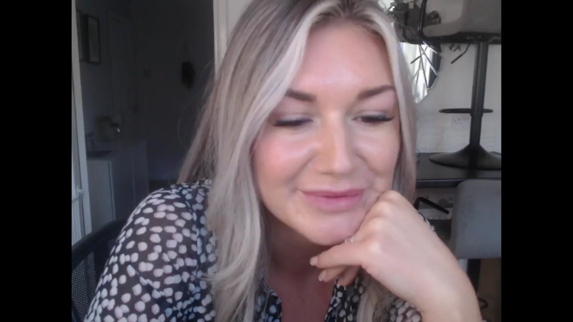 Gallery image thumbnail from LovelyLucy25's myfreecams stream on, 11/22/2024, 12:03 image 14 of 20