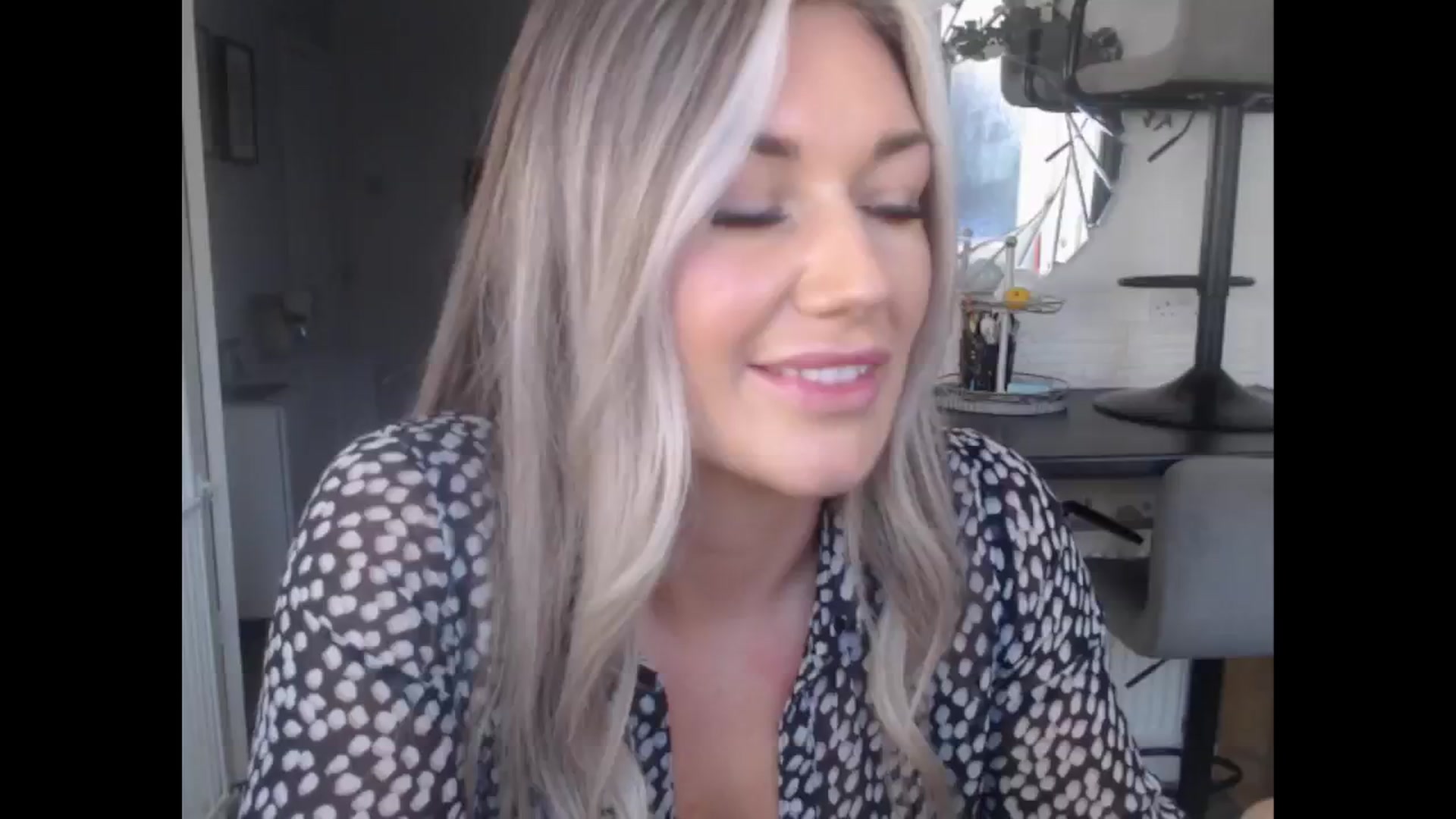Gallery image thumbnail from LovelyLucy25's myfreecams stream on, 11/22/2024, 12:03 image 11 of 20