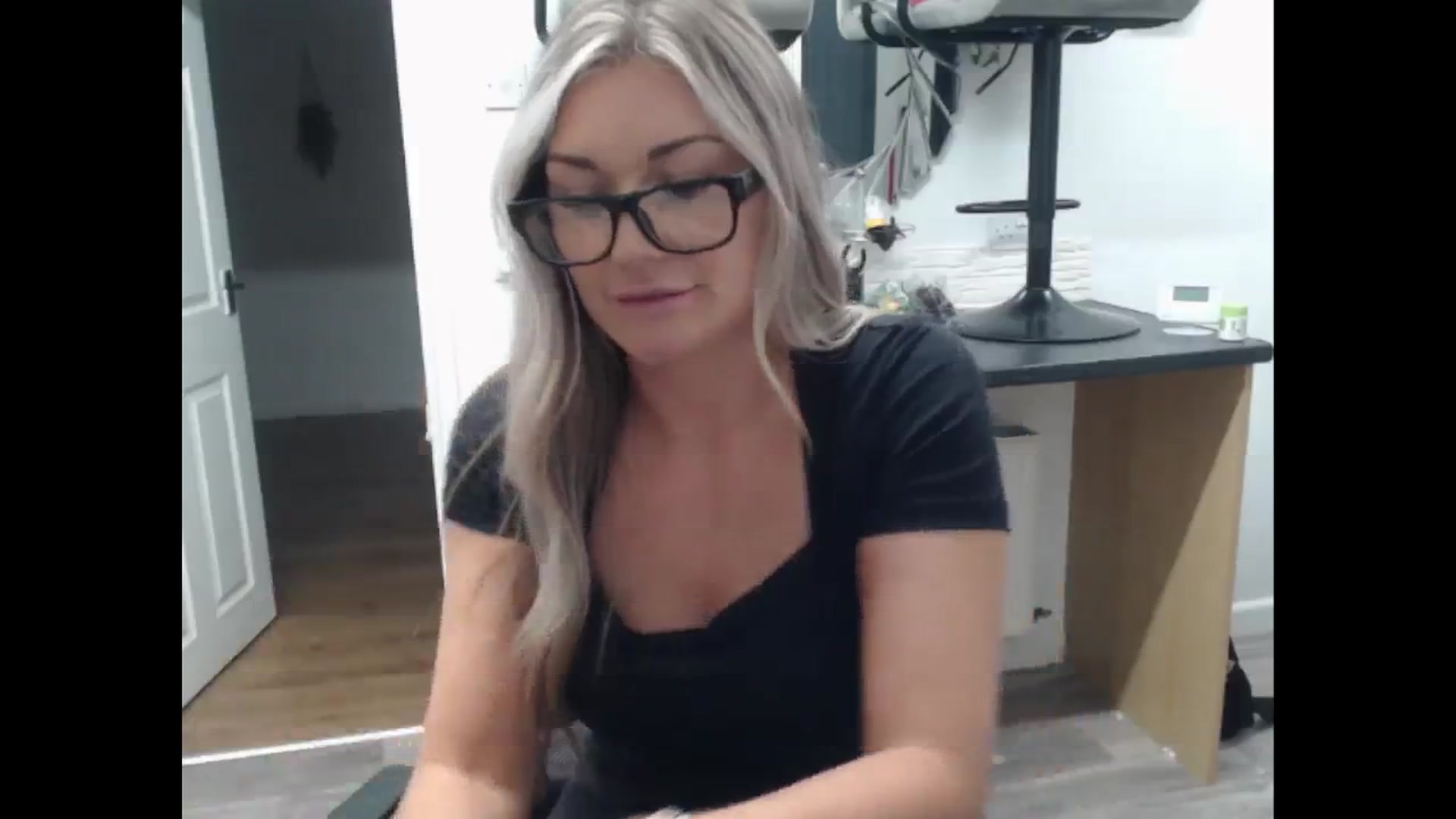 Gallery image thumbnail from LovelyLucy25's myfreecams stream on, 11/28/2024, 17:10 image 8 of 20
