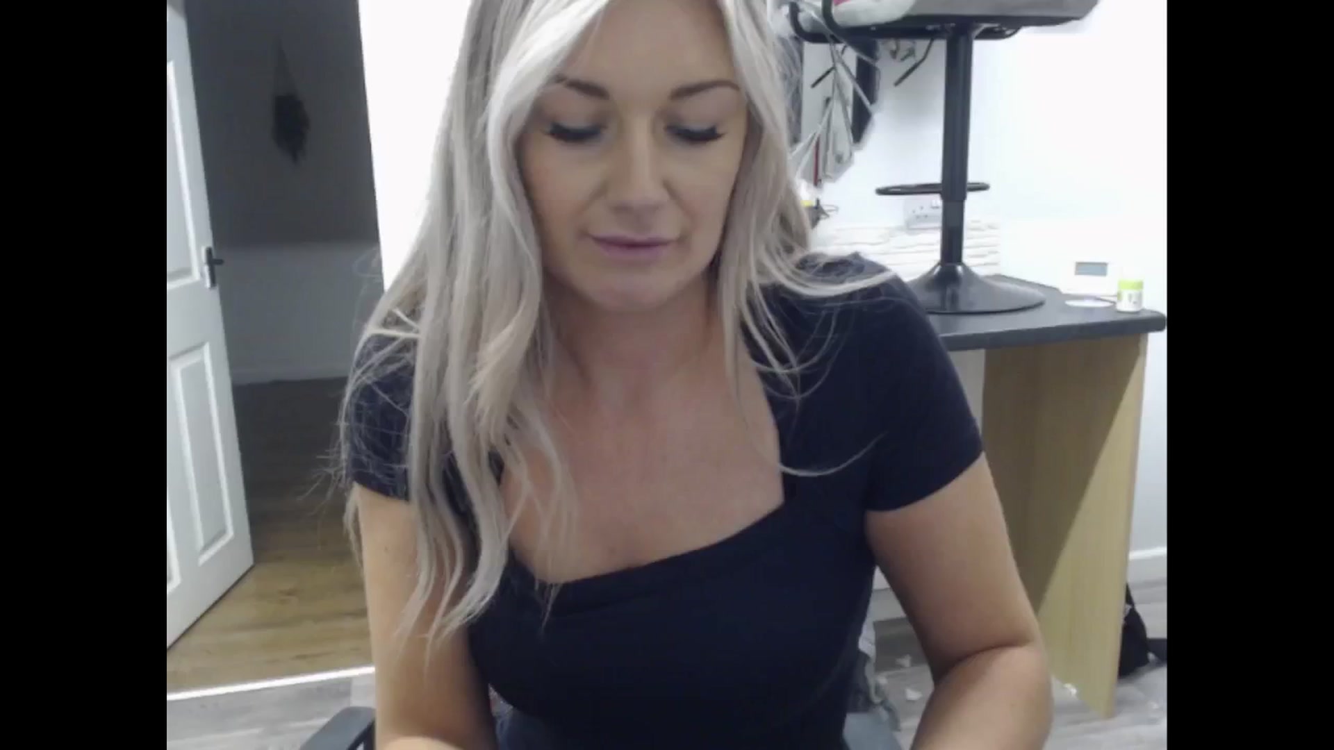 Gallery image thumbnail from LovelyLucy25's myfreecams stream on, 11/28/2024, 17:10 image 3 of 20