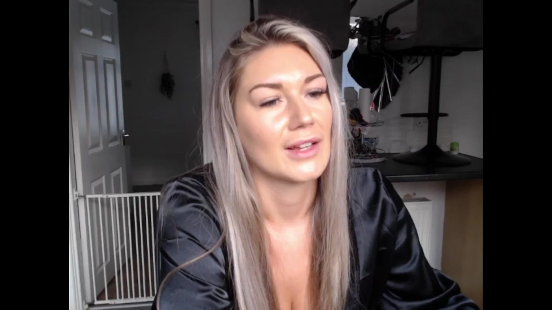 Gallery image thumbnail from LovelyLucy25's myfreecams stream on, 11/29/2024, 10:05 image 14 of 20