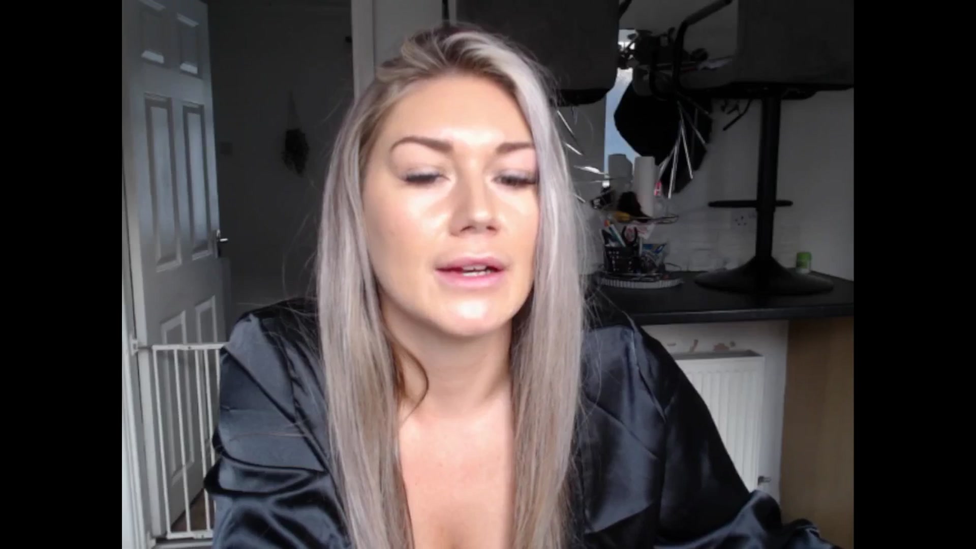 Gallery image thumbnail from LovelyLucy25's myfreecams stream on, 11/29/2024, 10:05 image 15 of 20