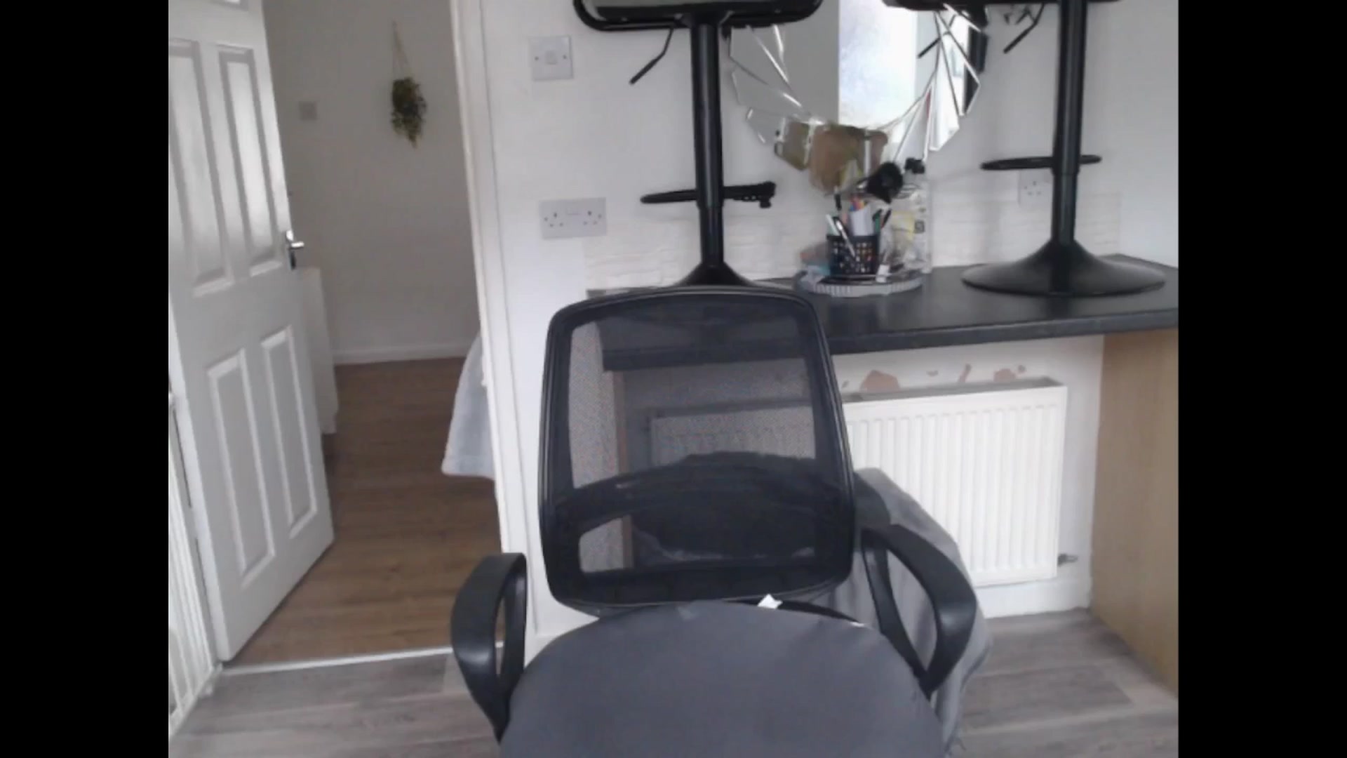 Gallery image thumbnail from LovelyLucy25's myfreecams stream on, 12/05/2024, 11:29 image 3 of 20