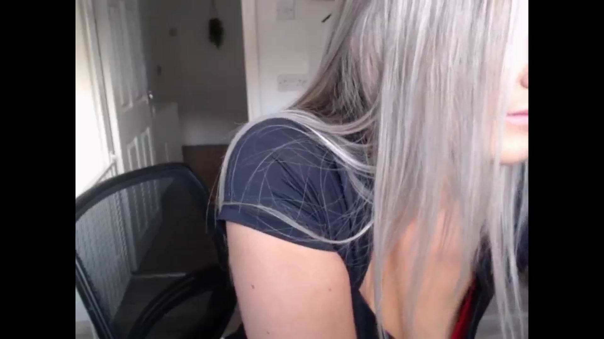 Gallery image thumbnail from LovelyLucy25's myfreecams stream on, 12/06/2024, 10:14 image 20 of 20