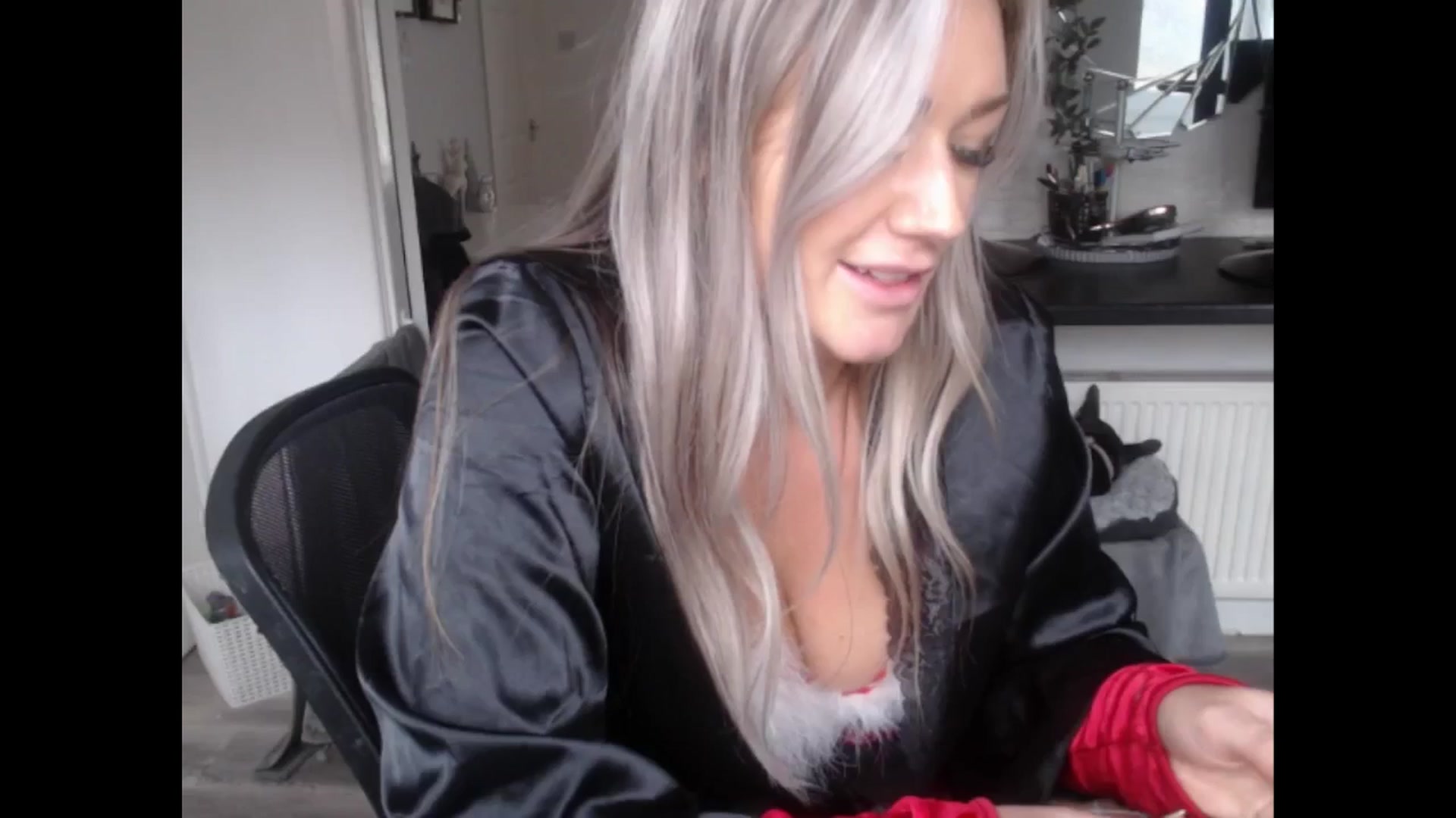 Gallery image thumbnail from LovelyLucy25's myfreecams stream on, 12/27/2024, 13:13 image 8 of 20