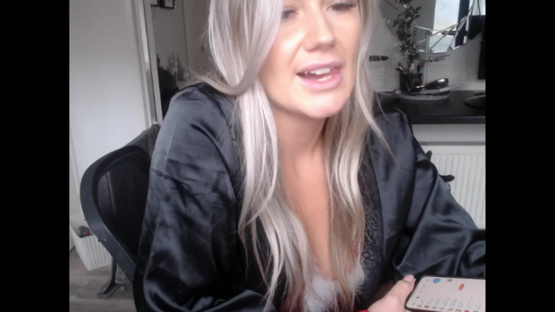 Gallery image thumbnail from LovelyLucy25's myfreecams stream on, 12/27/2024, 13:13 image 17 of 20