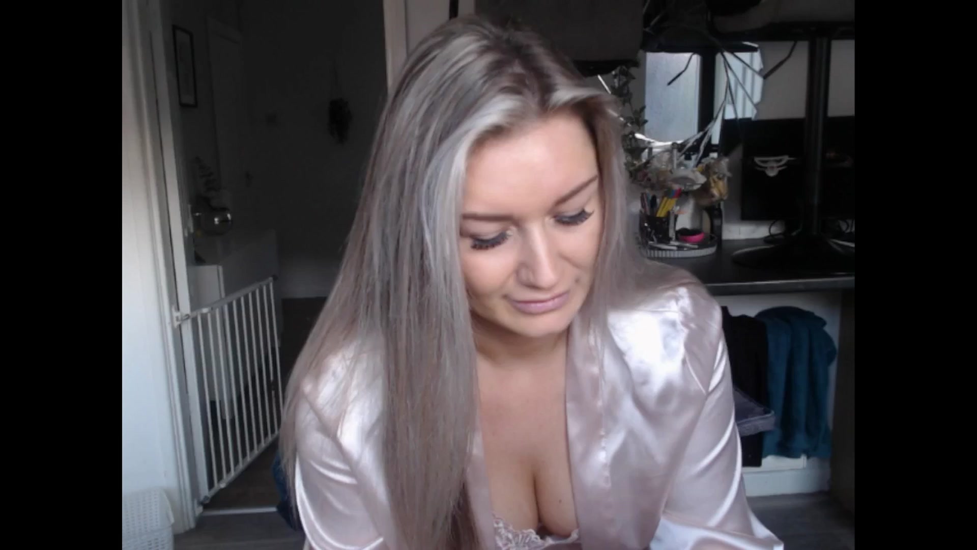 Gallery image thumbnail from LovelyLucy25's myfreecams stream on, 01/03/2025, 10:43 image 4 of 20