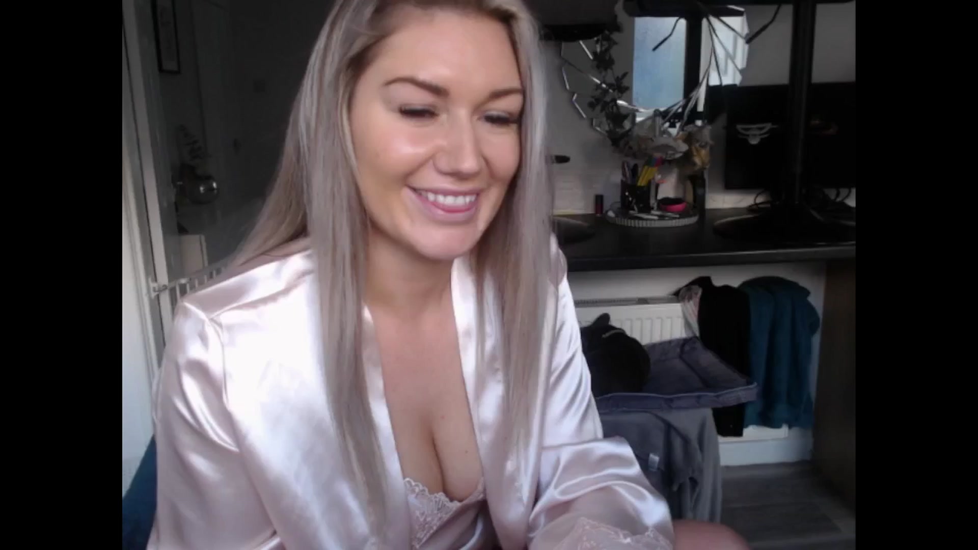 Gallery image thumbnail from LovelyLucy25's myfreecams stream on, 01/03/2025, 12:14 image 20 of 20