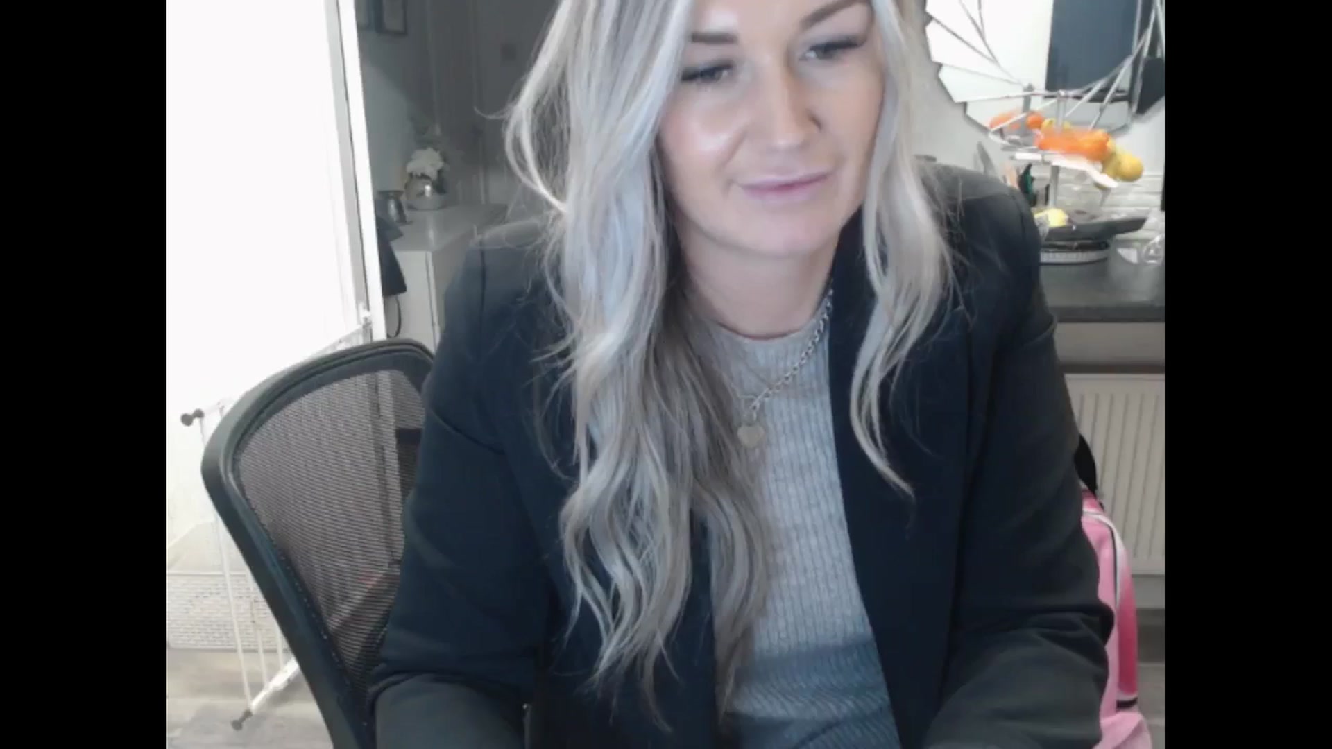 Gallery image thumbnail from LovelyLucy25's myfreecams stream on, 01/09/2025, 16:34 image 5 of 20