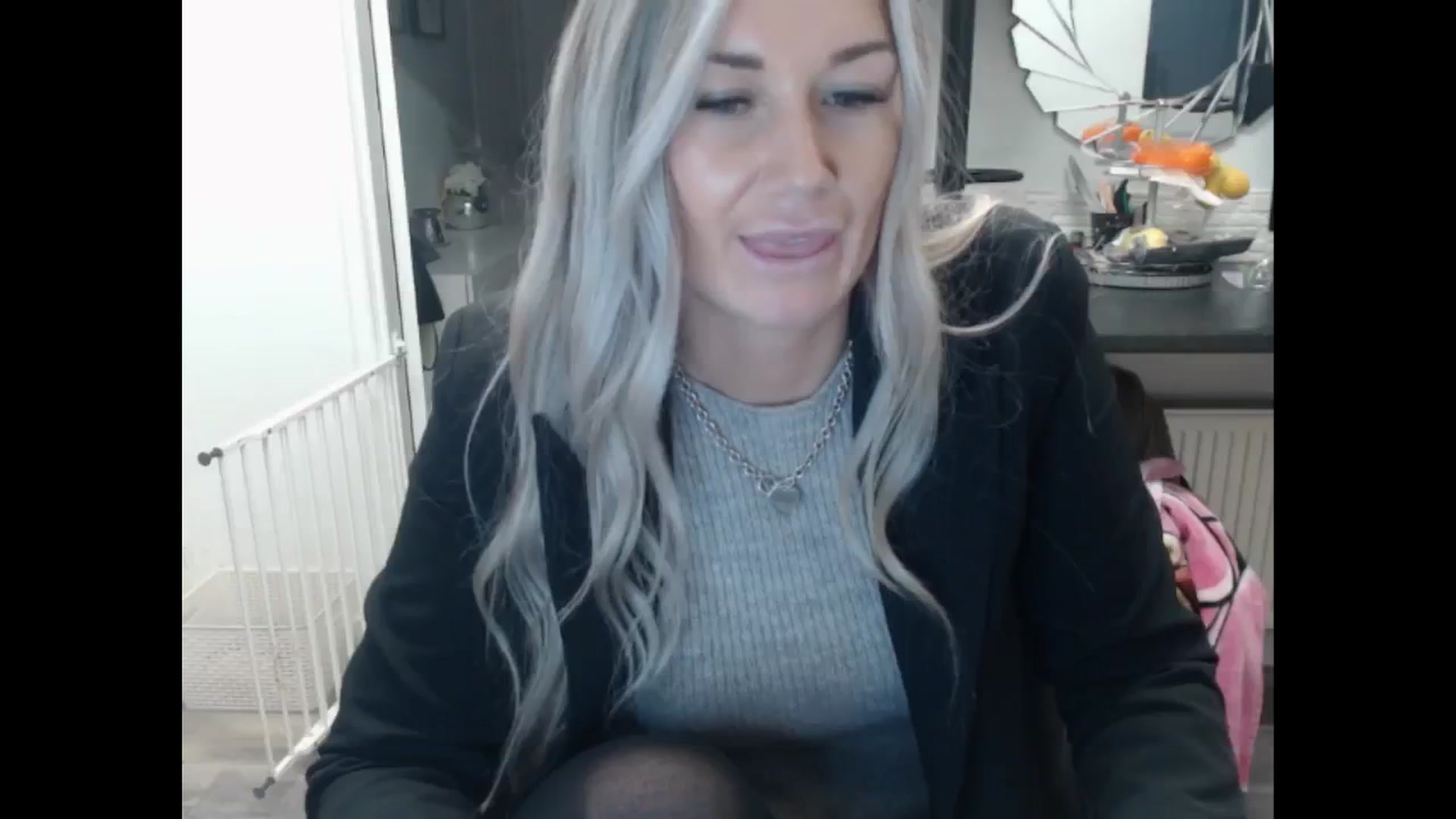 Gallery image thumbnail from LovelyLucy25's myfreecams stream on, 01/09/2025, 16:34 image 11 of 20