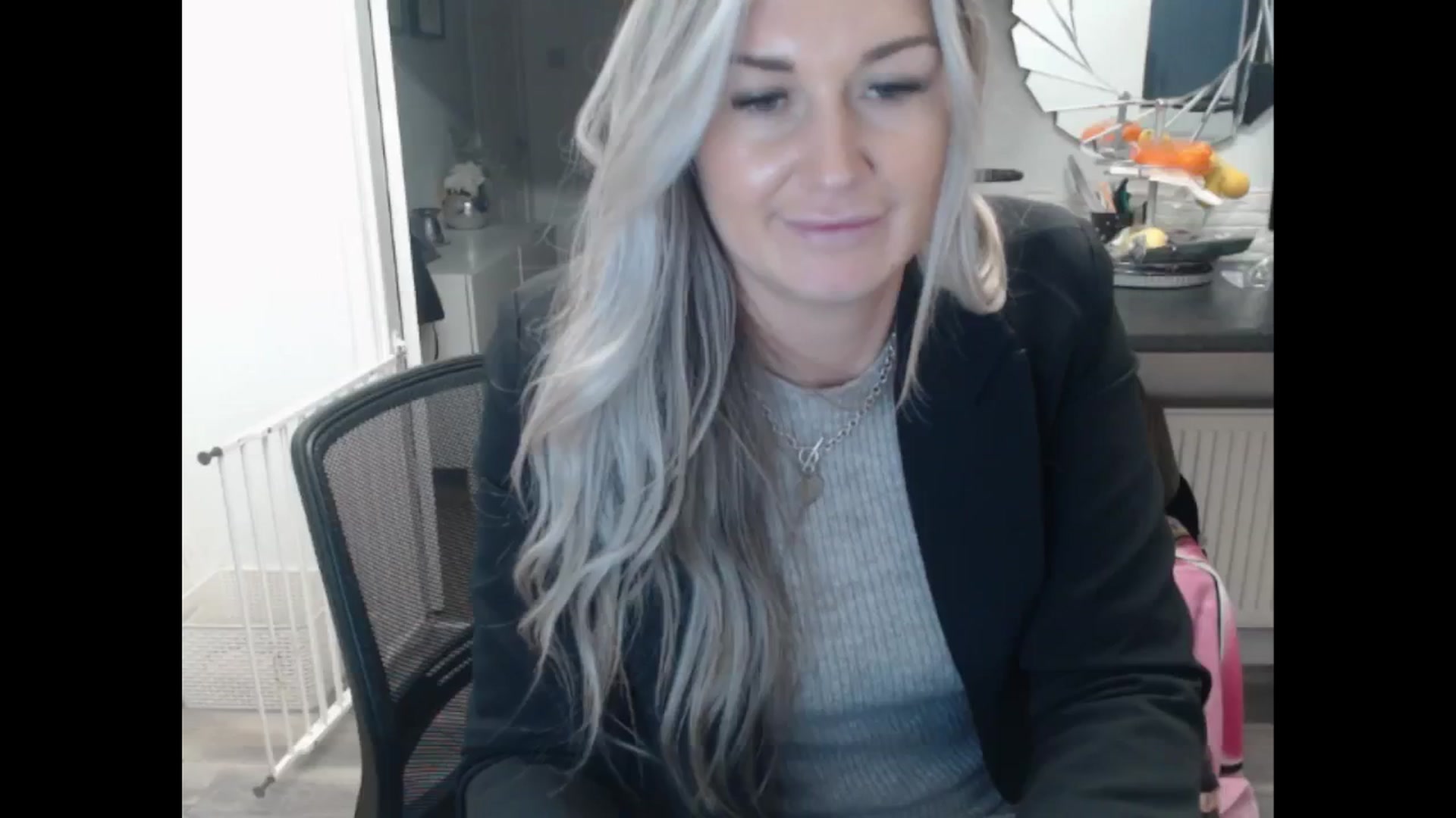 Gallery image thumbnail from LovelyLucy25's myfreecams stream on, 01/09/2025, 16:34 image 2 of 20